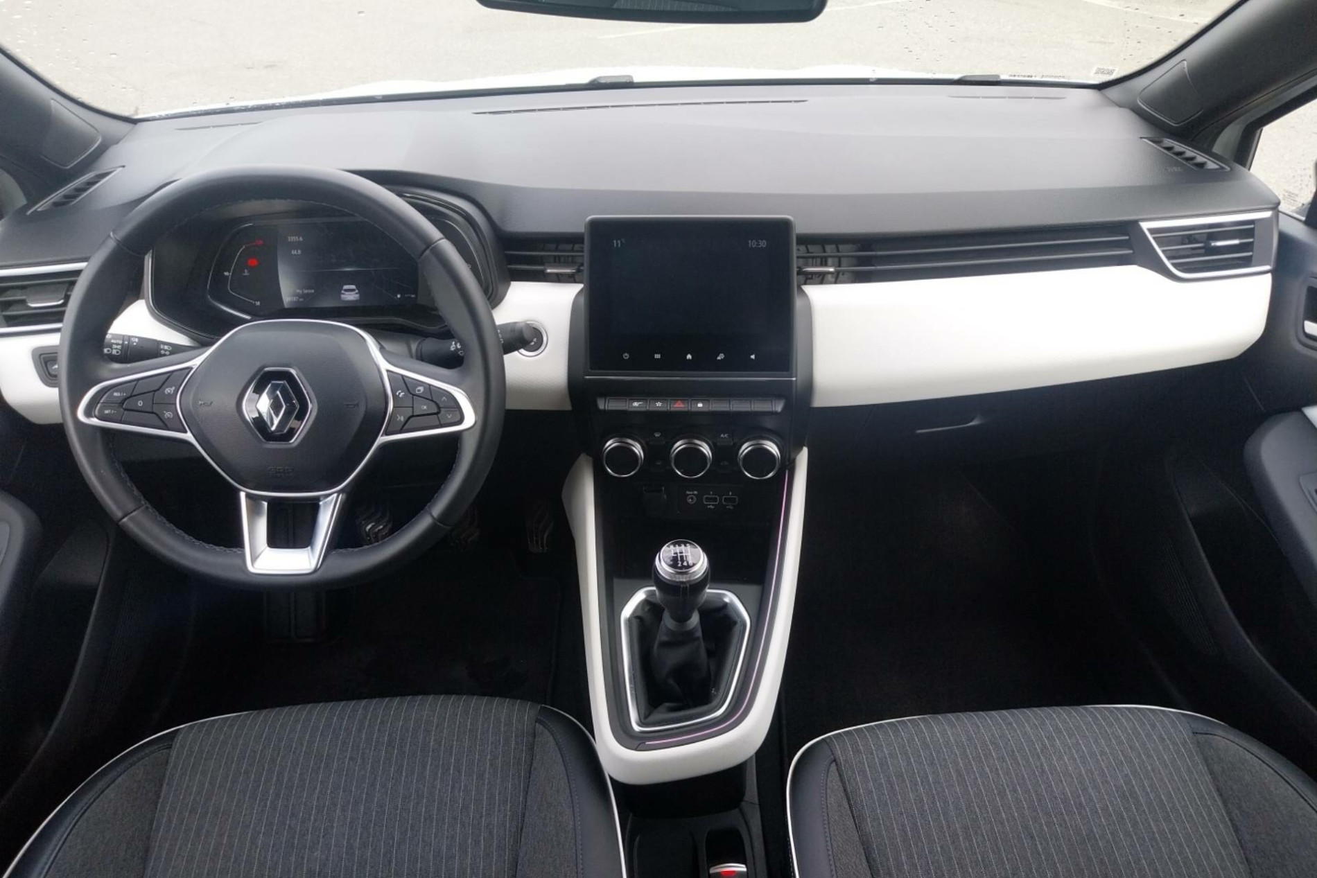 Vente en ligne Renault Clio 5 Clio TCe 90 au prix de 15 690 €