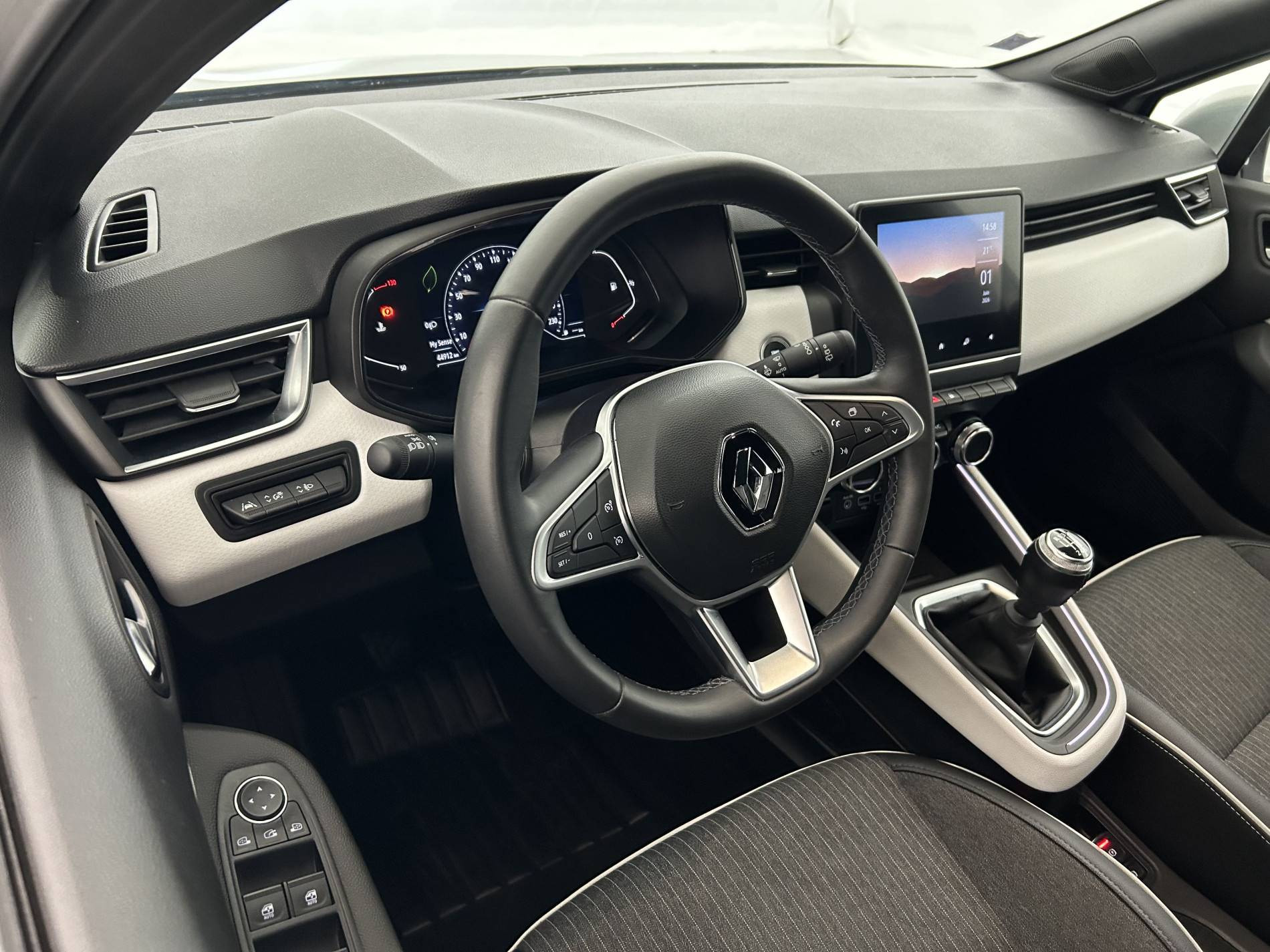 Vente en ligne Renault Clio 5 Clio TCe 140 - 21N au prix de 15 790 €
