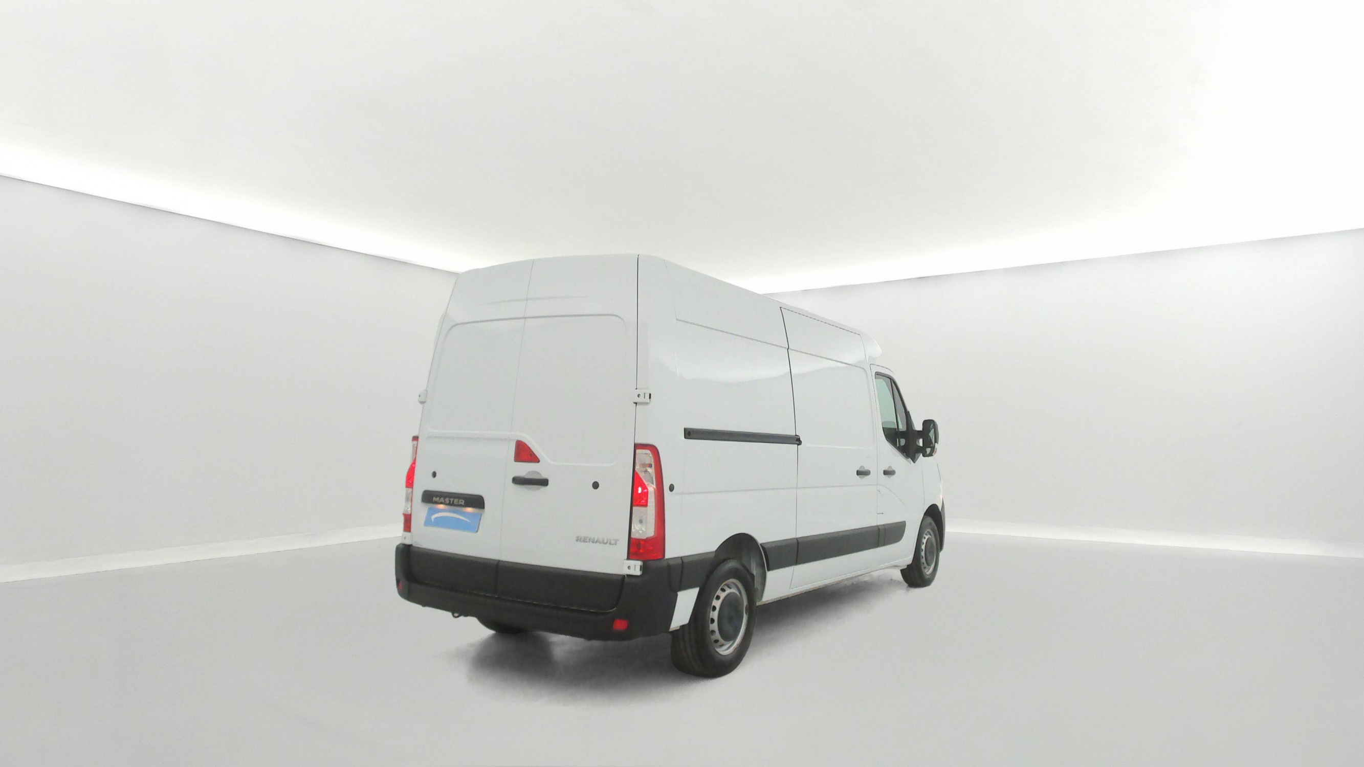 Vente en ligne Renault Master Fourgon MASTER FGN TRAC F3500 L2H2 BLUE DCI 135 au prix de 25 999 €