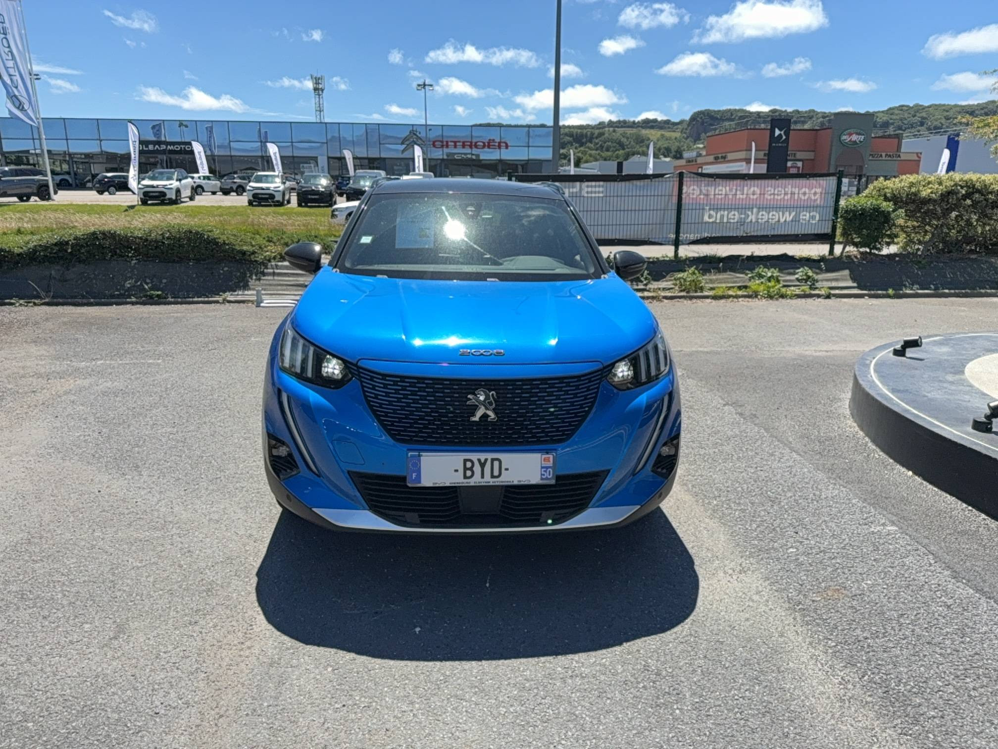 Vente en ligne Peugeot E-2008  136 ch au prix de 11 990 €