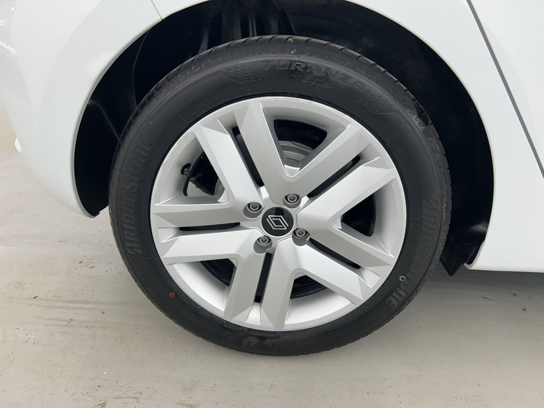 Vente en ligne Renault Clio 5 Clio E-Tech full hybrid 145 ch GSR2 au prix de 19 790 €