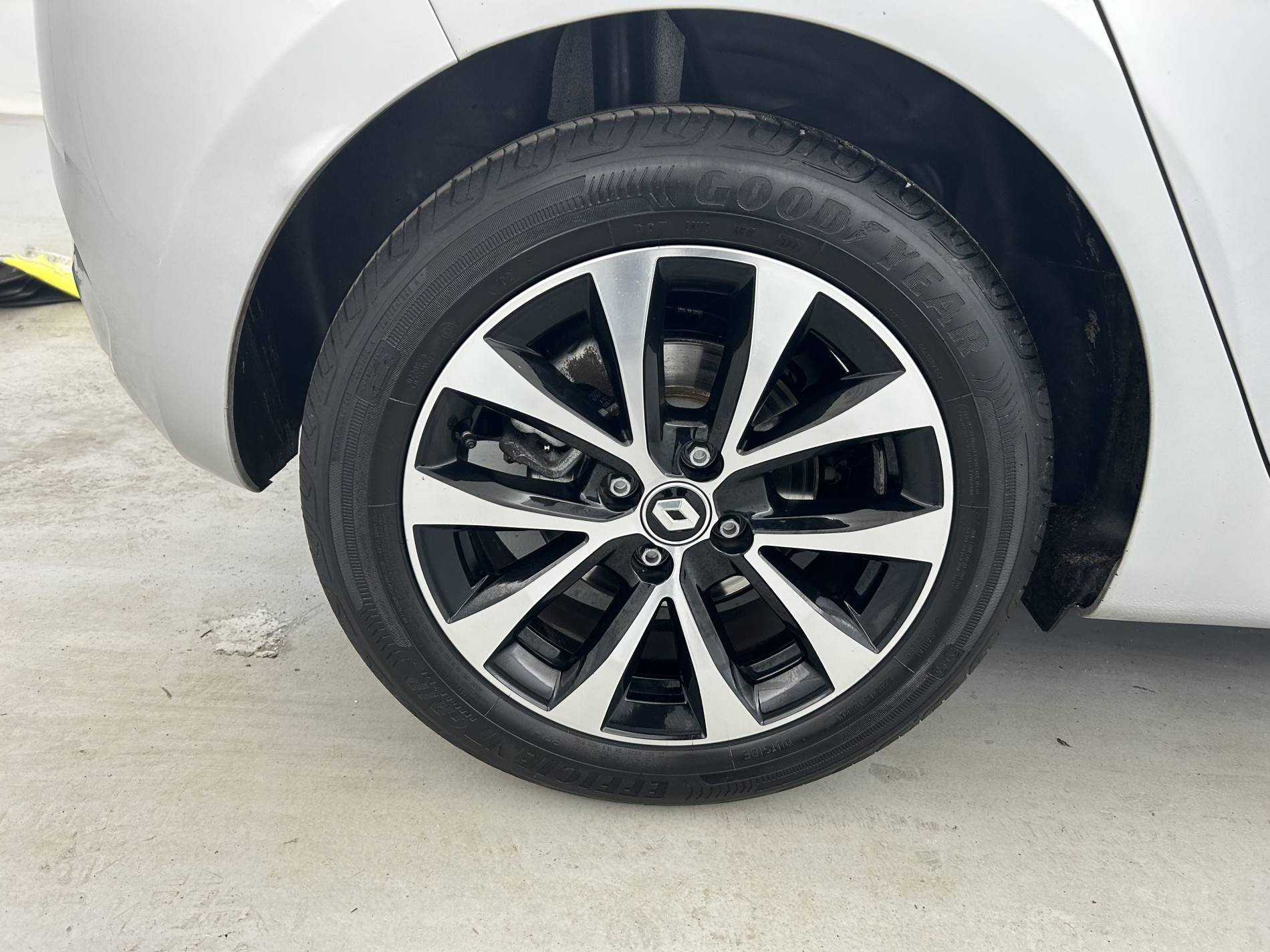 Vente en ligne Renault Clio 5 Clio TCe 90 au prix de 16 290 €