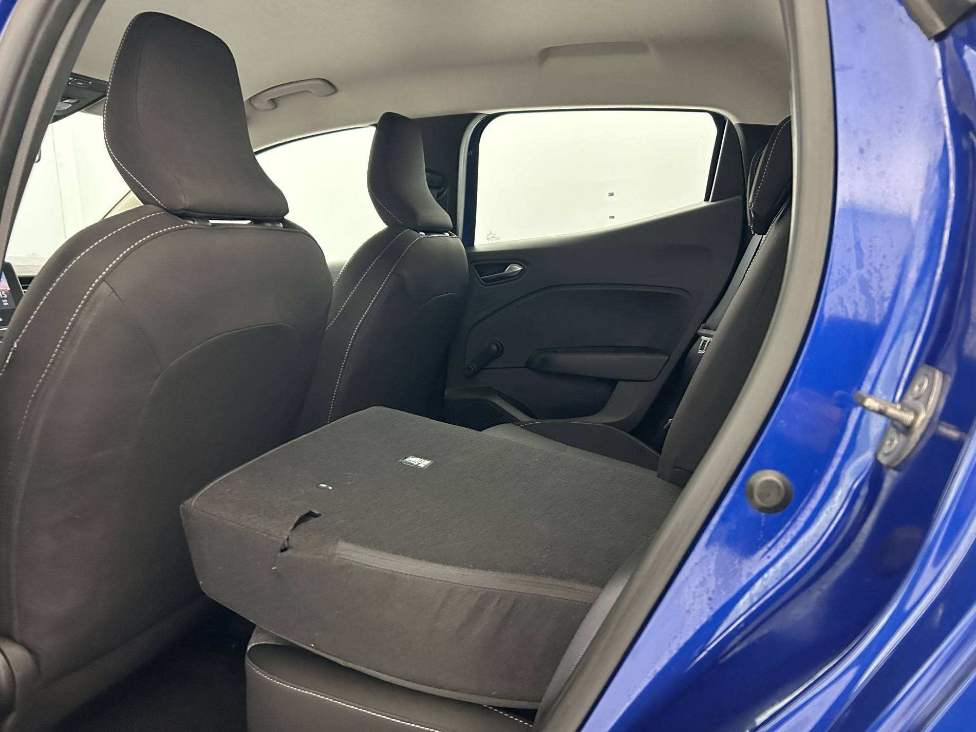 Vente en ligne Renault Clio 5 Clio Blue dCi 100 ch GSR2 au prix de 15 890 €