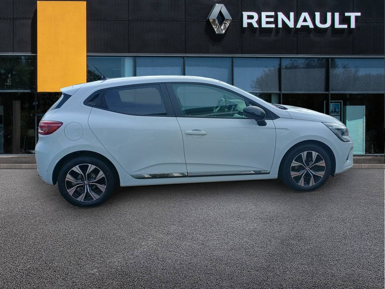 Vente en ligne Renault Clio 5 CLIO  SCE 65 au prix de 12 790 €