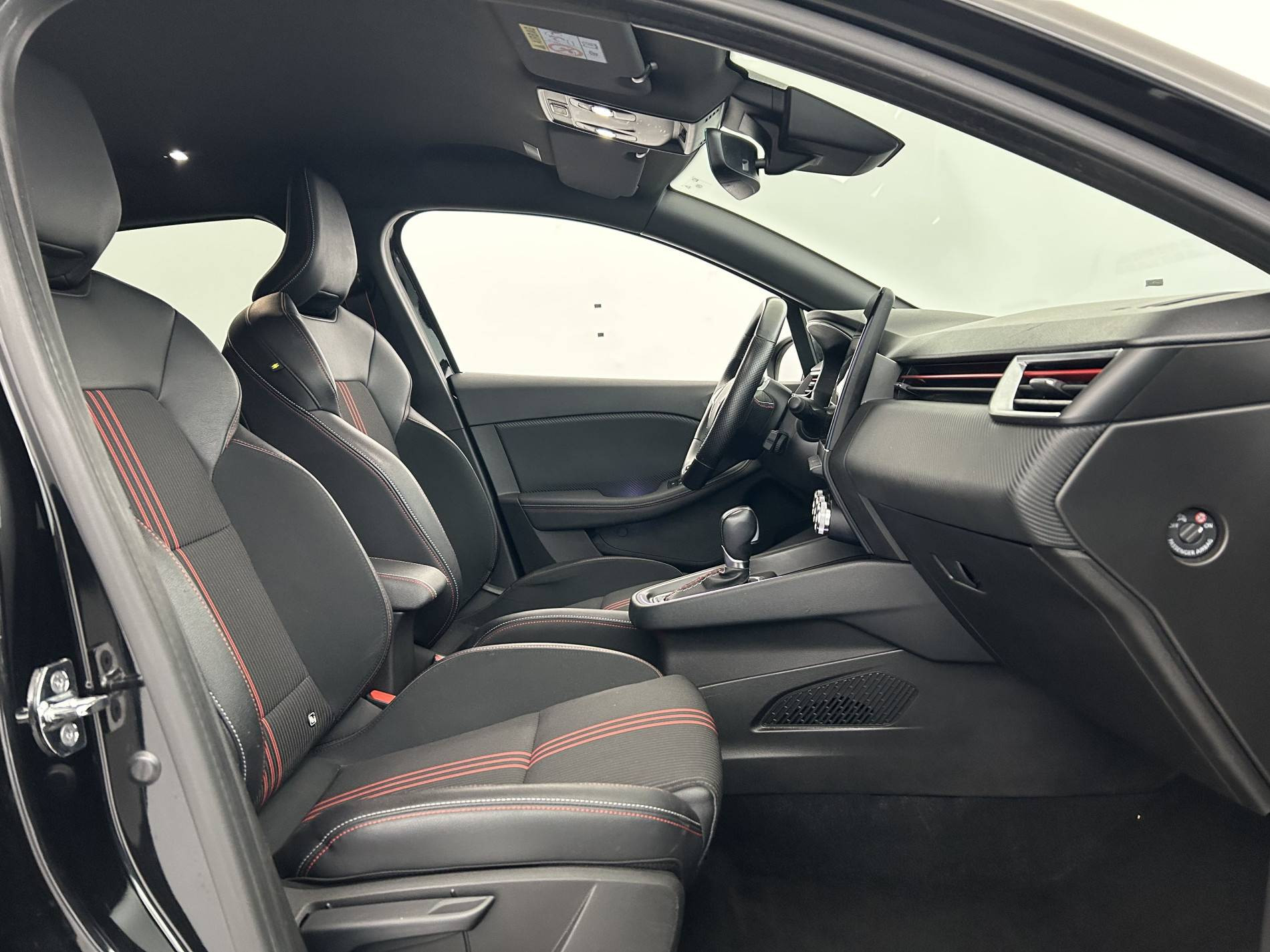 Vente en ligne Renault Clio 5 Clio E-Tech 140 - 21N au prix de 15 000 €