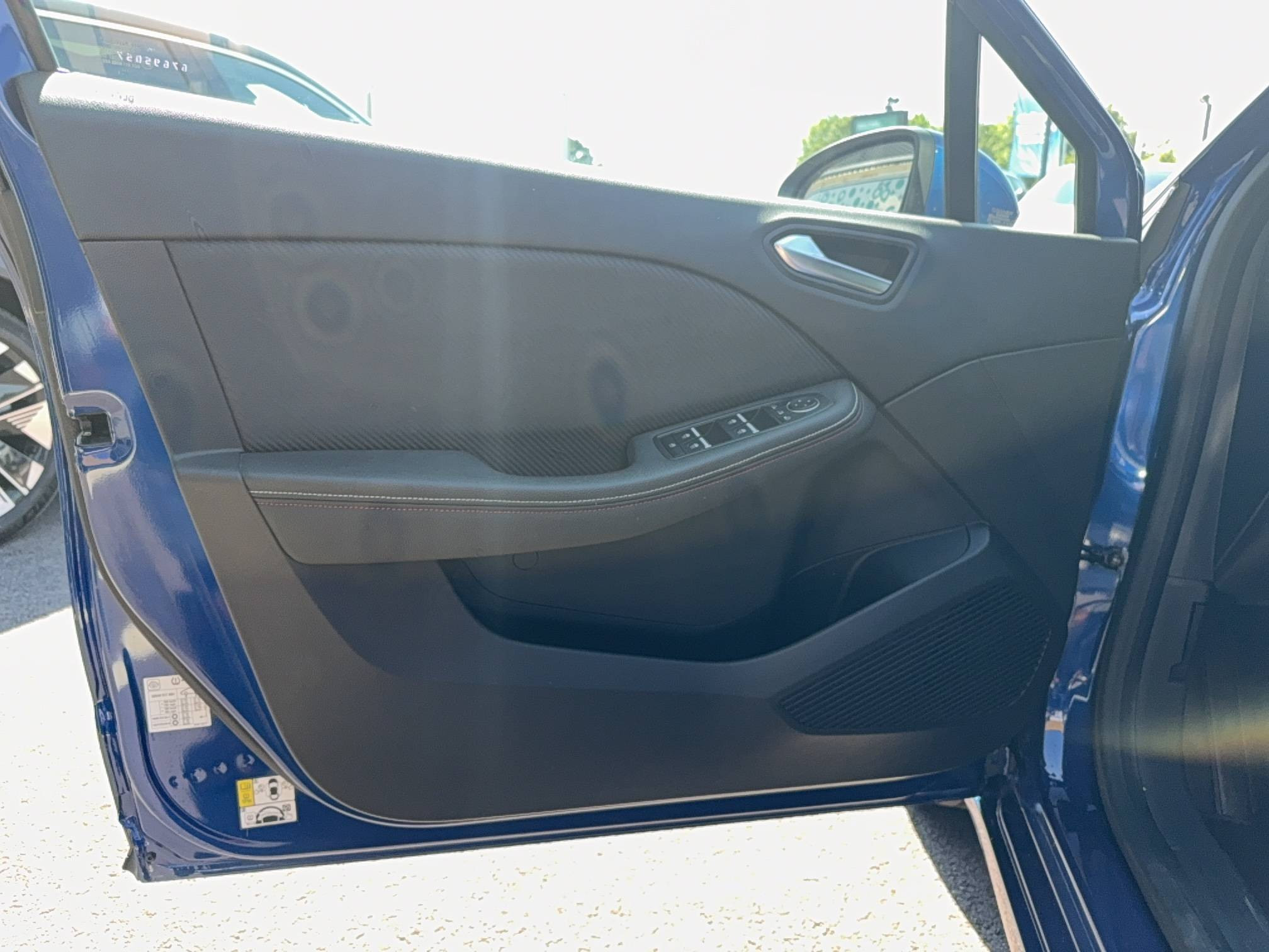 Vente en ligne Renault Clio 5 Clio TCe 140 - 21 au prix de 15 540 €