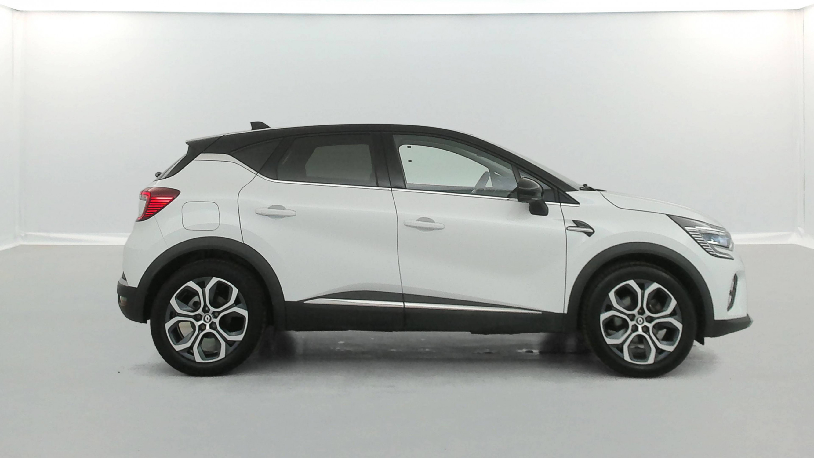 Vente en ligne Renault Captur  E-Tech hybride 145 au prix de 19 990 €