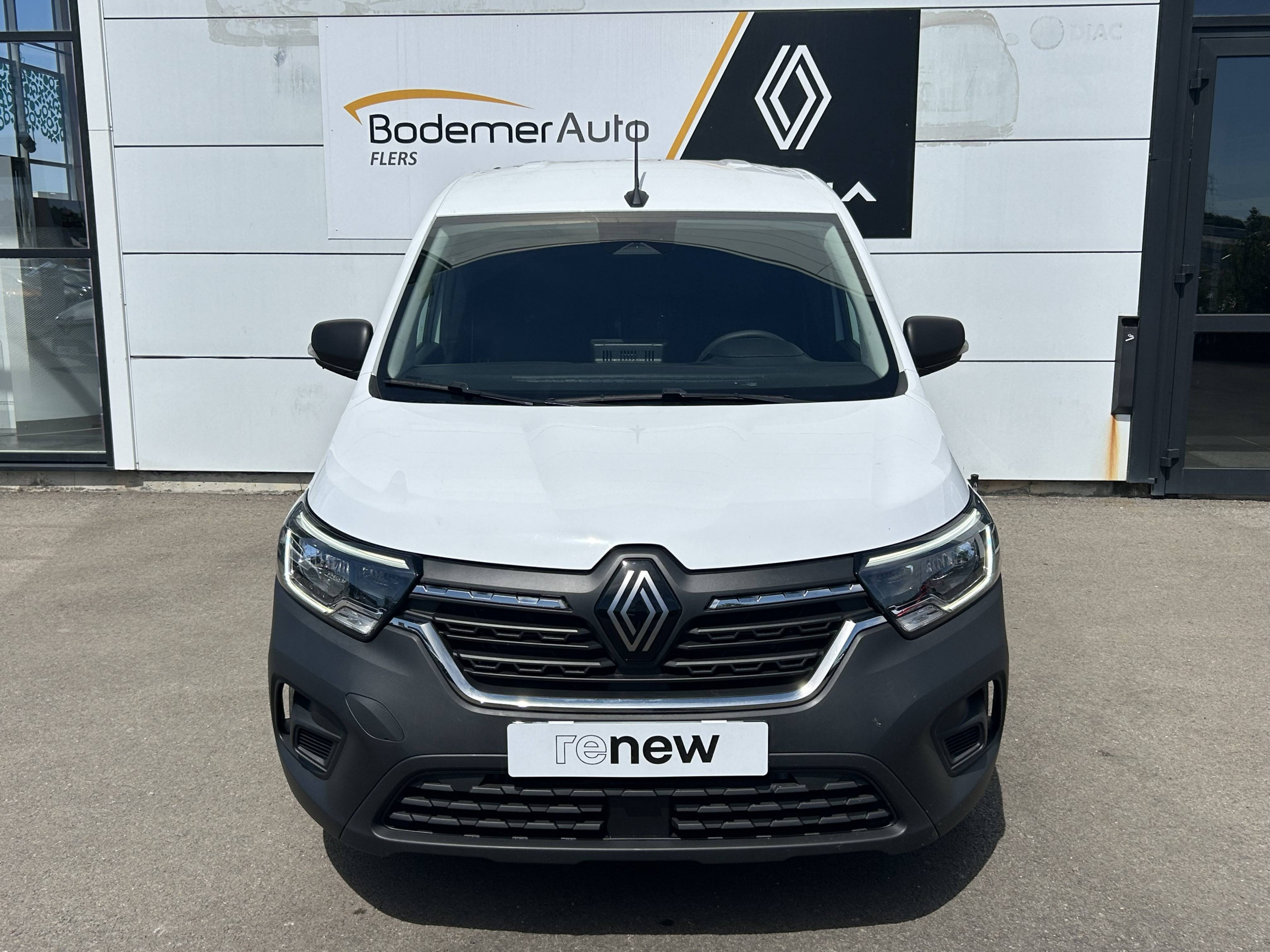 Vente en ligne Renault Kangoo Van  TOLE L1 BLUE DCI 95 AUTO au prix de 21 450 €