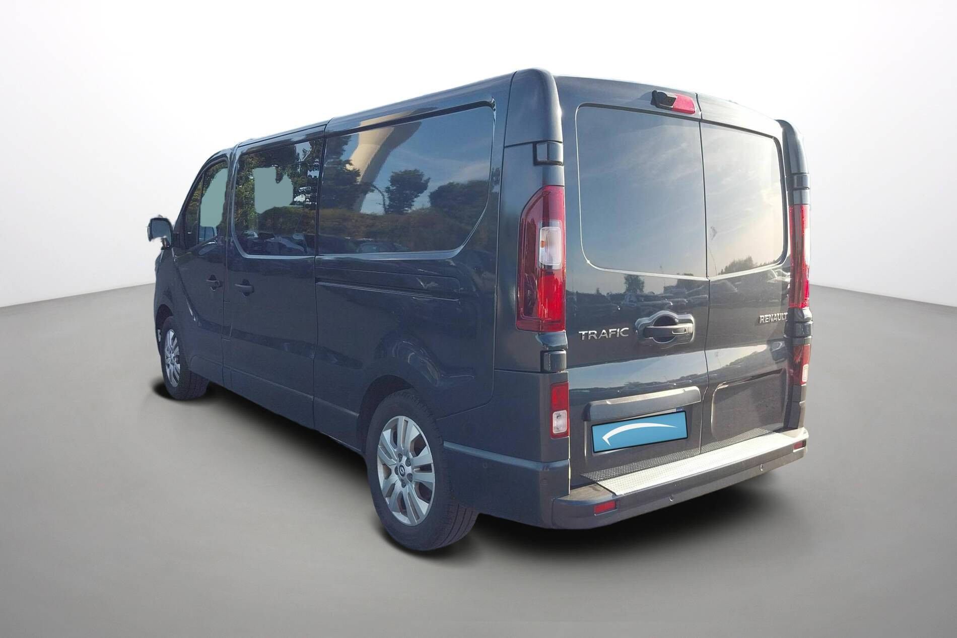 Vente en ligne Renault Trafic Cabine Approfondie TRAFIC CA L2H1 3000 KG BLUE DCI 150 EDC au prix de 31 590 €