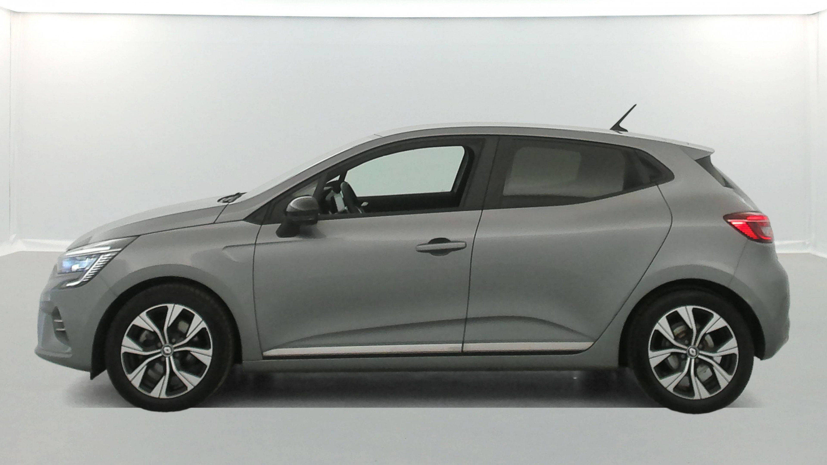 Vente en ligne Renault Clio 5 Clio E-Tech full hybrid 145 au prix de 17 390 €