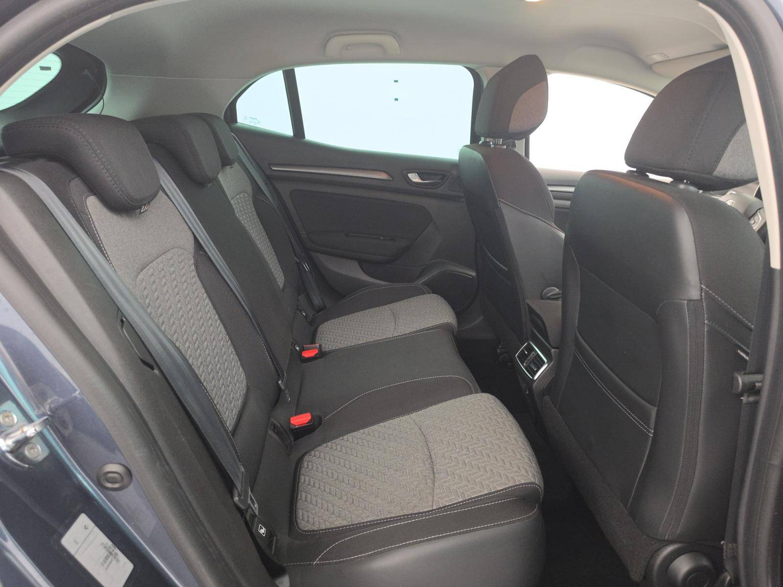 Vente en ligne Renault Megane 4 Mégane IV Berline Blue dCi 115 - 21B au prix de 14 950 €