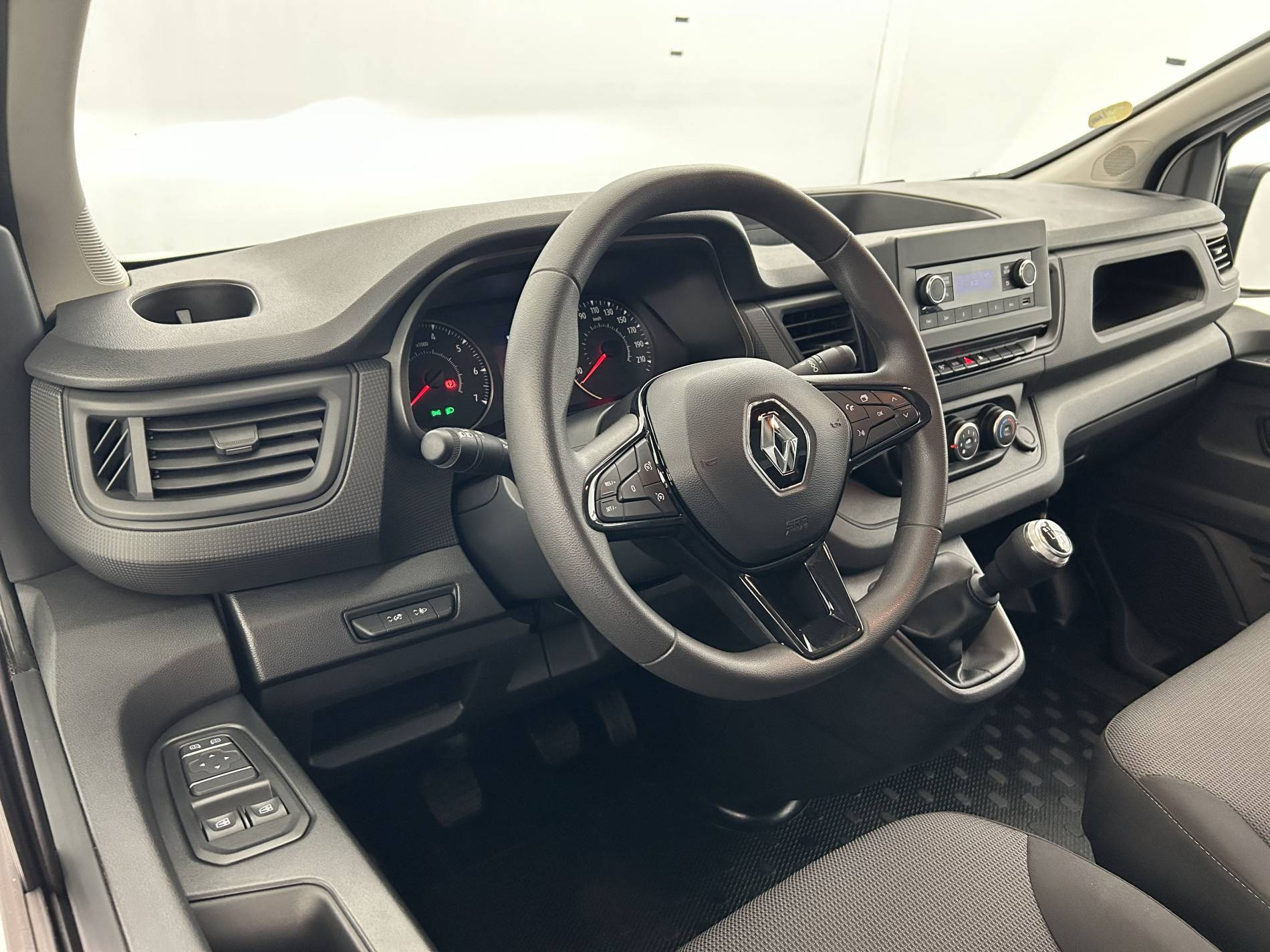 Vente en ligne Renault Trafic 3 Fourgon TRAFIC FGN L2H1 3000 KG BLUE DCI 130 au prix de 23 700 €
