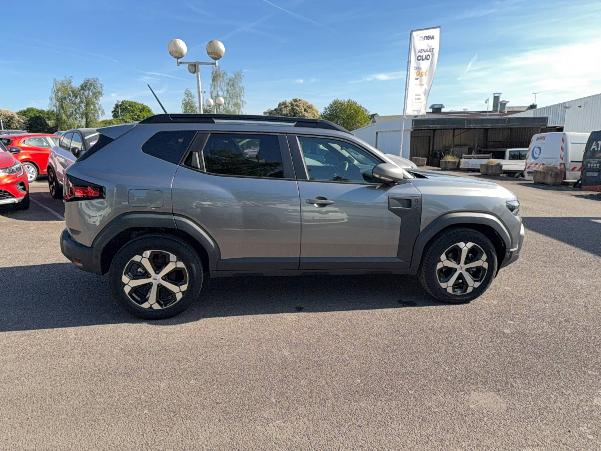 Vente en ligne Dacia Duster  Hybrid 140 au prix de 26 490 €