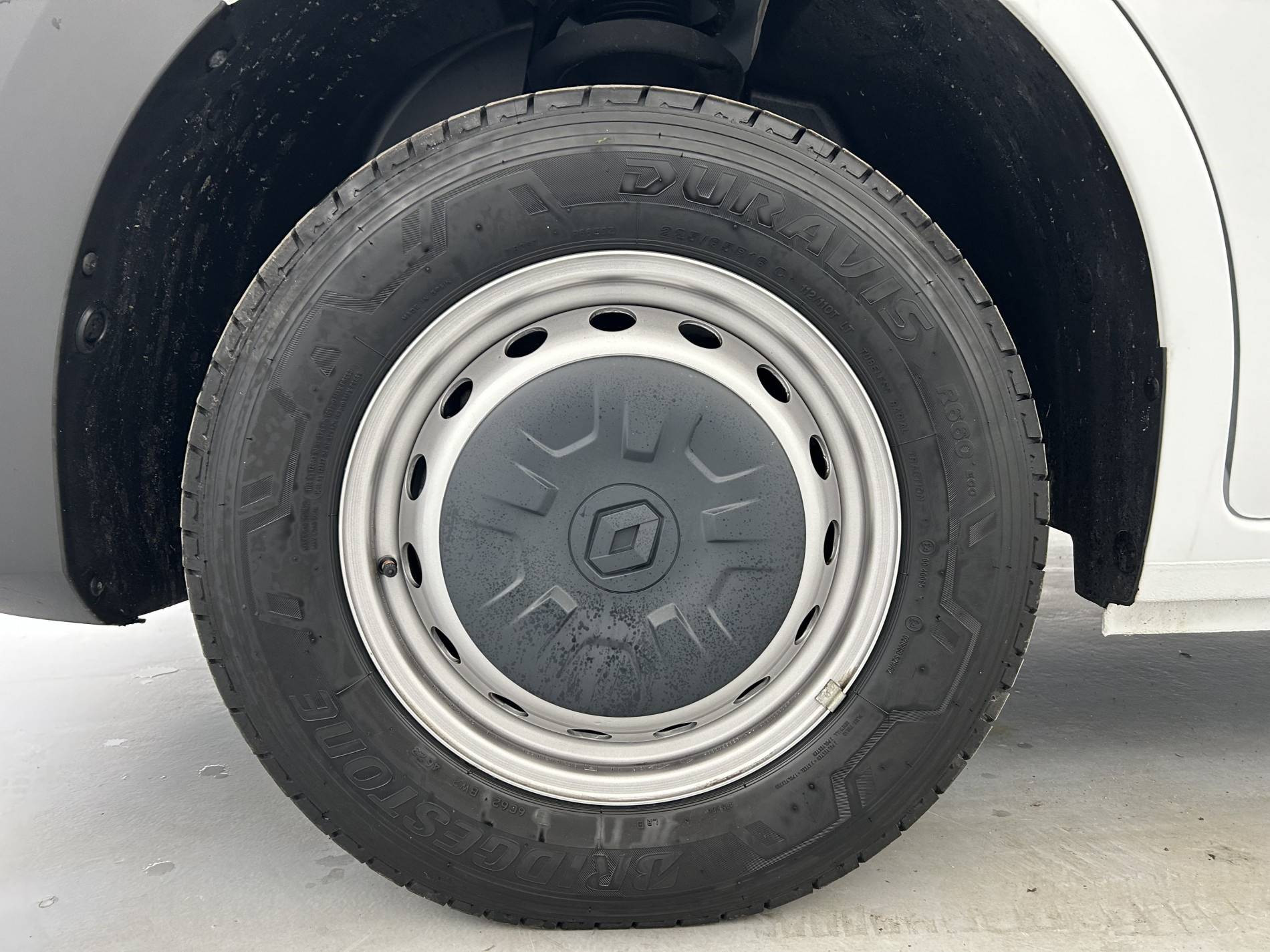 Vente en ligne Renault Master Fourgon MASTER FGN TRAC F3500 L2H2 BLUE DCI 135 au prix de 25 490 €