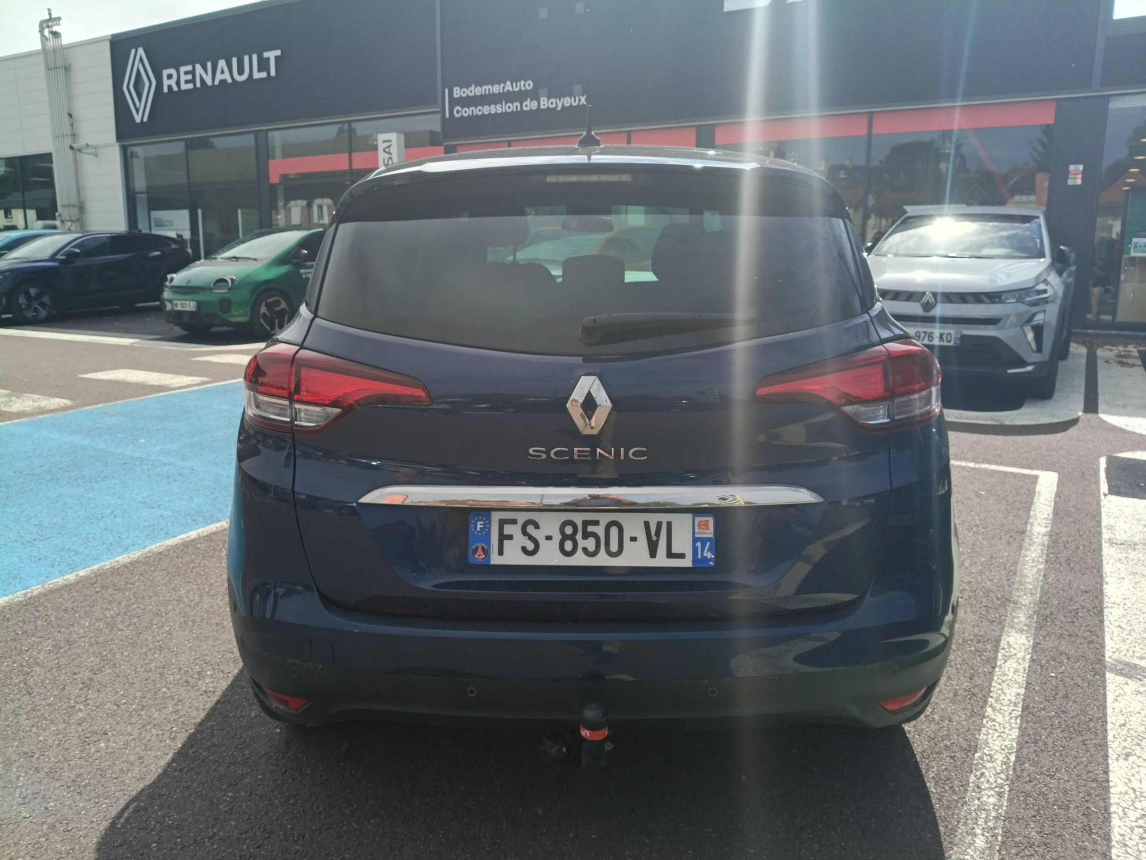 Vente en ligne Renault Scenic 4 Scenic Blue dCi 120 au prix de 14 990 €