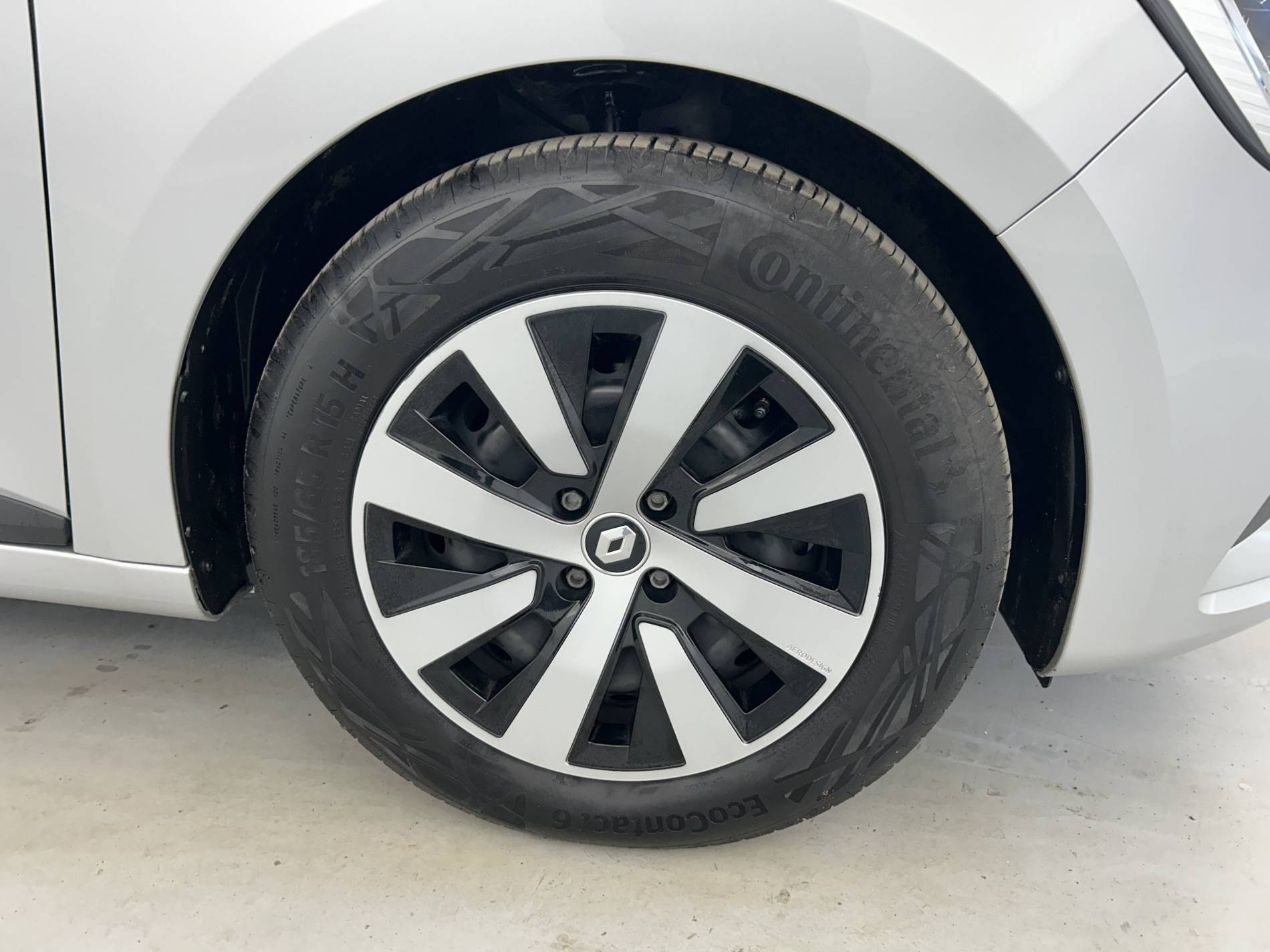 Vente en ligne Renault Clio 5 Clio TCe 90 au prix de 14 990 €