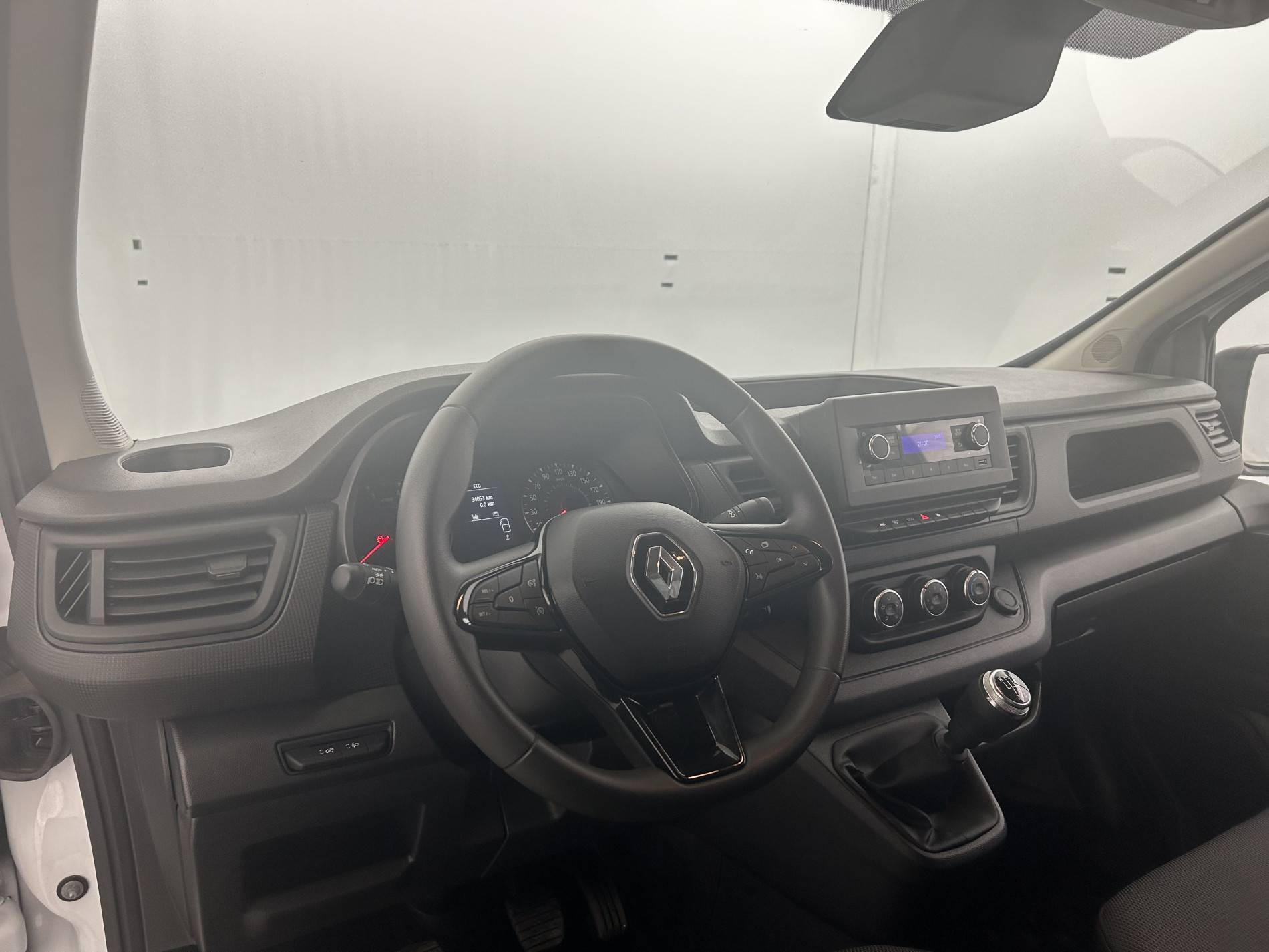 Vente en ligne Renault Trafic 3 Fourgon TRAFIC FG BLUE DCI 130 L1H1 3T GSR2 au prix de 23 990 €