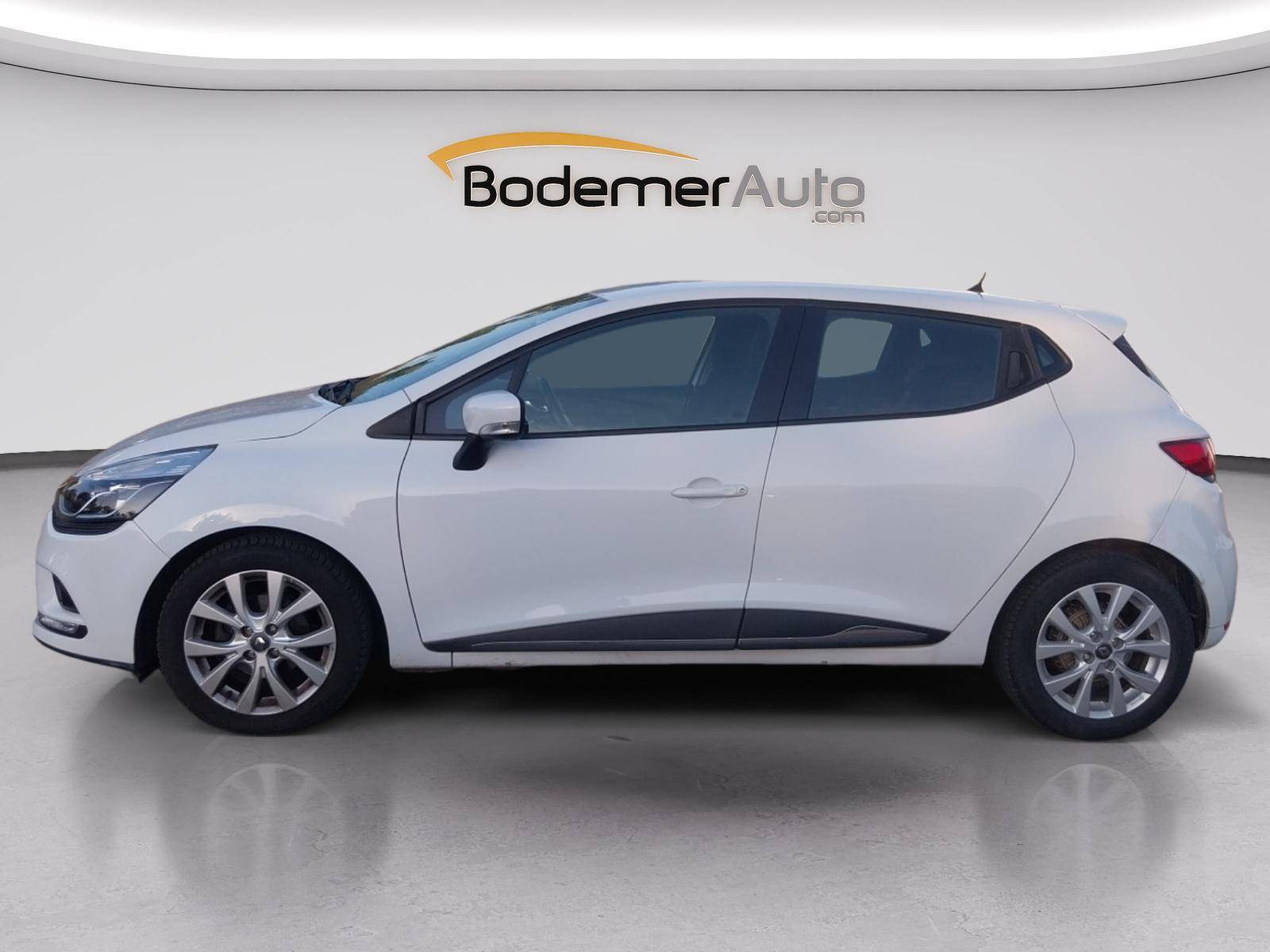 Vente en ligne Renault Clio 4 Estate Clio Estate dCi 90 E6C au prix de 11 590 €