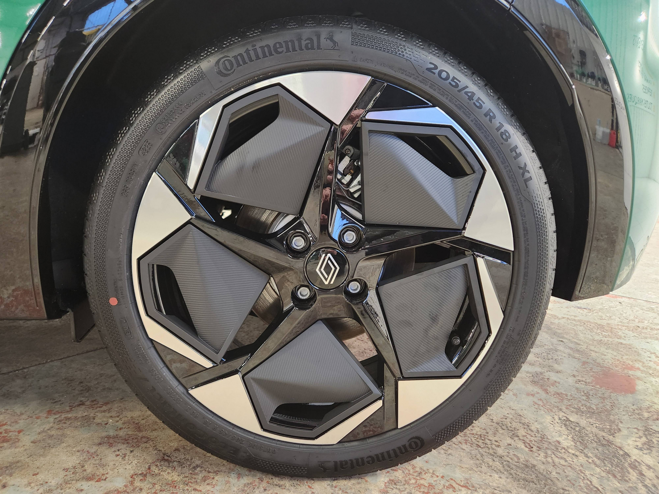 Vente en ligne Renault Clio 6 Clio E-Tech full hybrid 160 ch au prix de 25 890 €