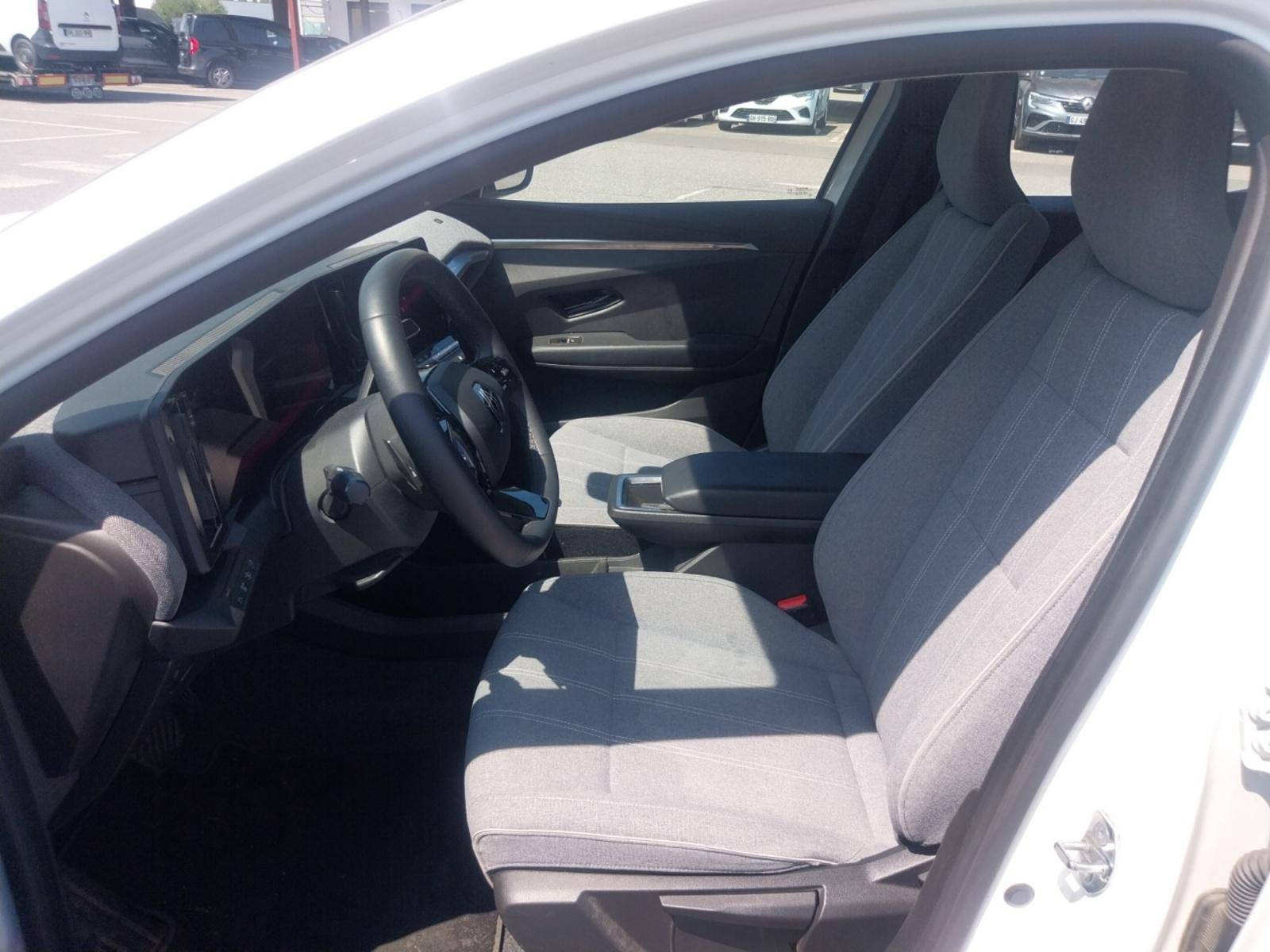 Vente en ligne Renault Megane E-Tech  EV40 130ch standard charge au prix de 17 900 €