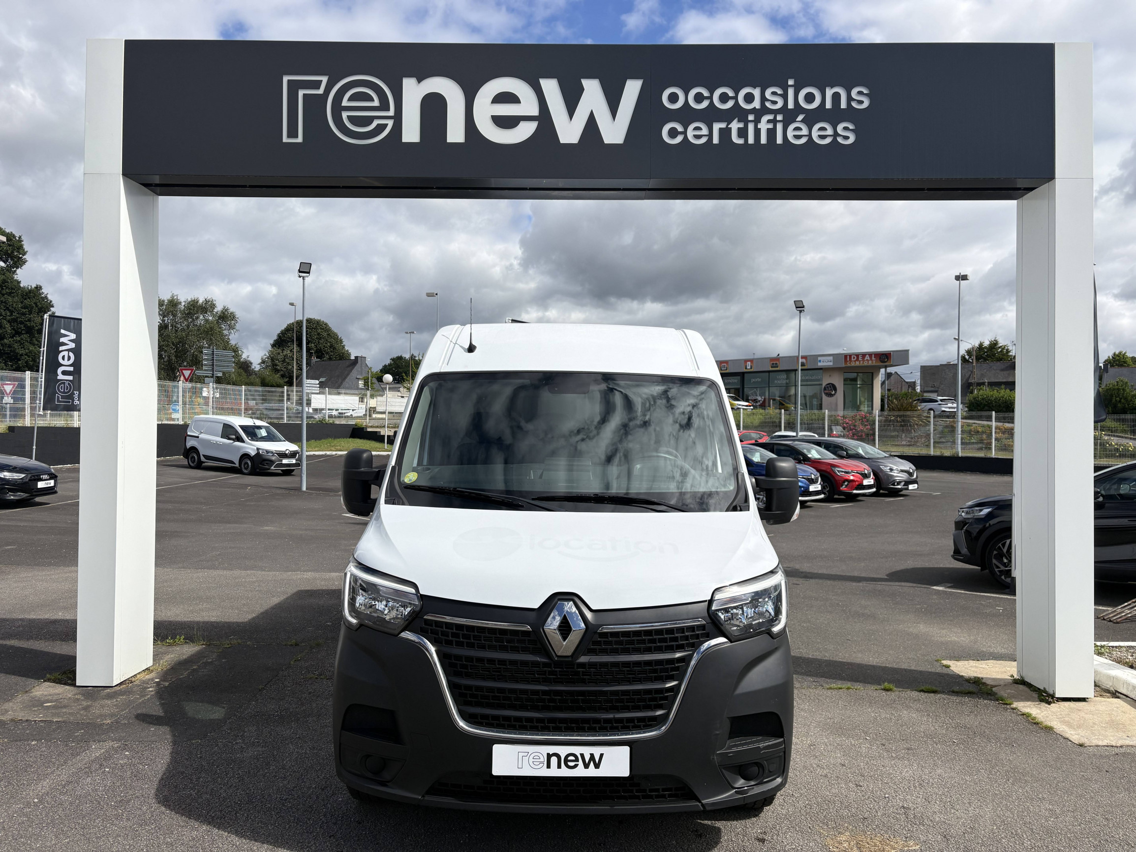 Vente en ligne Renault Master Fourgon MASTER FGN TRAC F3500 L2H2 BLUE DCI 135 au prix de 23 490 €