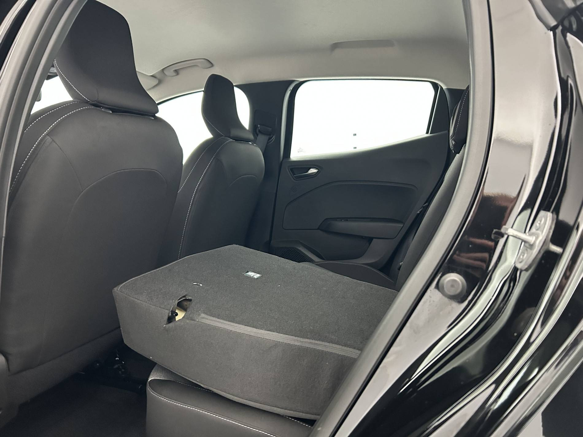 Vente en ligne Renault Clio 5 Clio E-Tech full hybrid 145 ch GSR2 au prix de 20 590 €