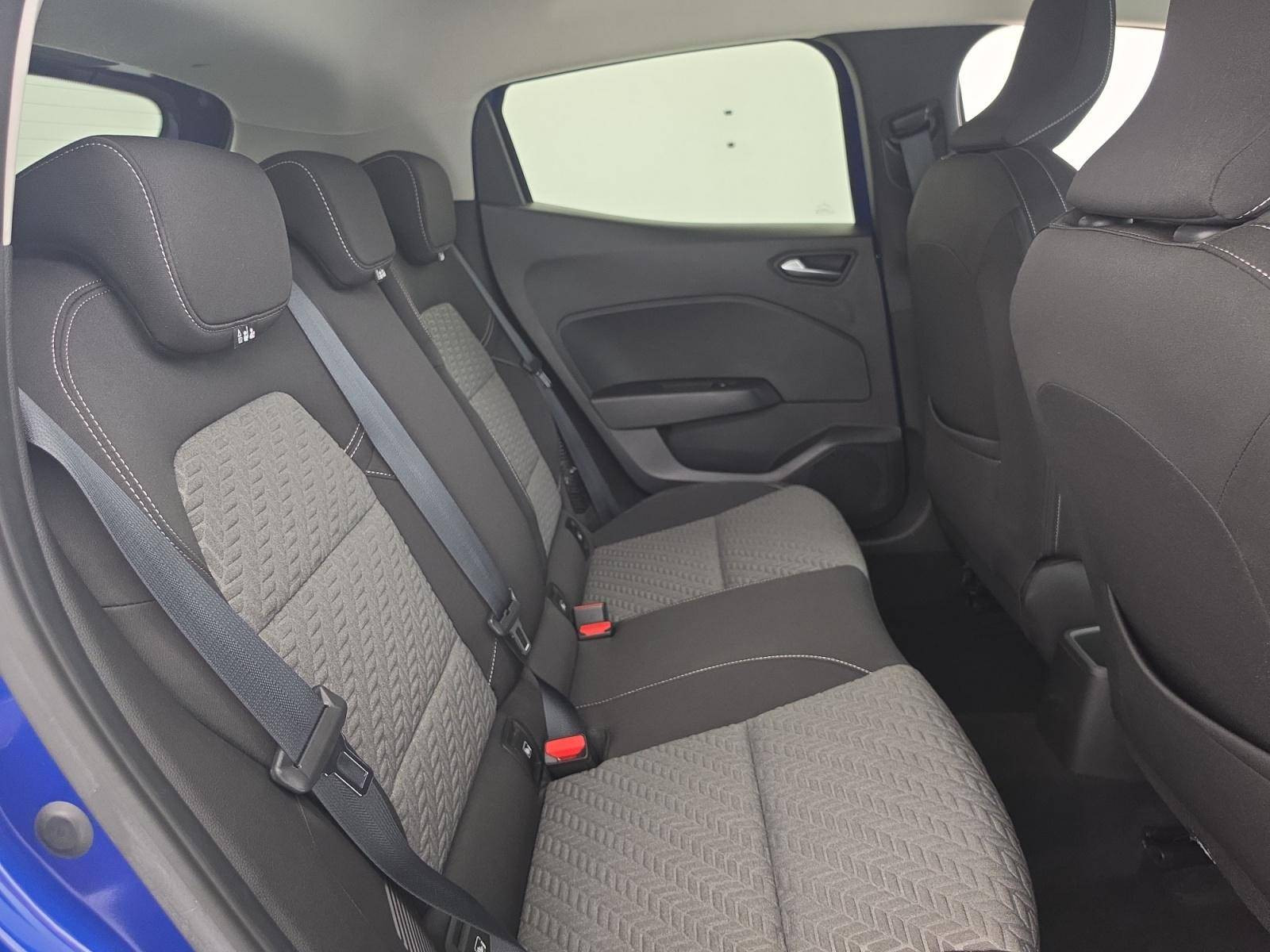 Vente en ligne Renault Clio 5 Clio E-Tech full hybrid 145 au prix de 16 990 €
