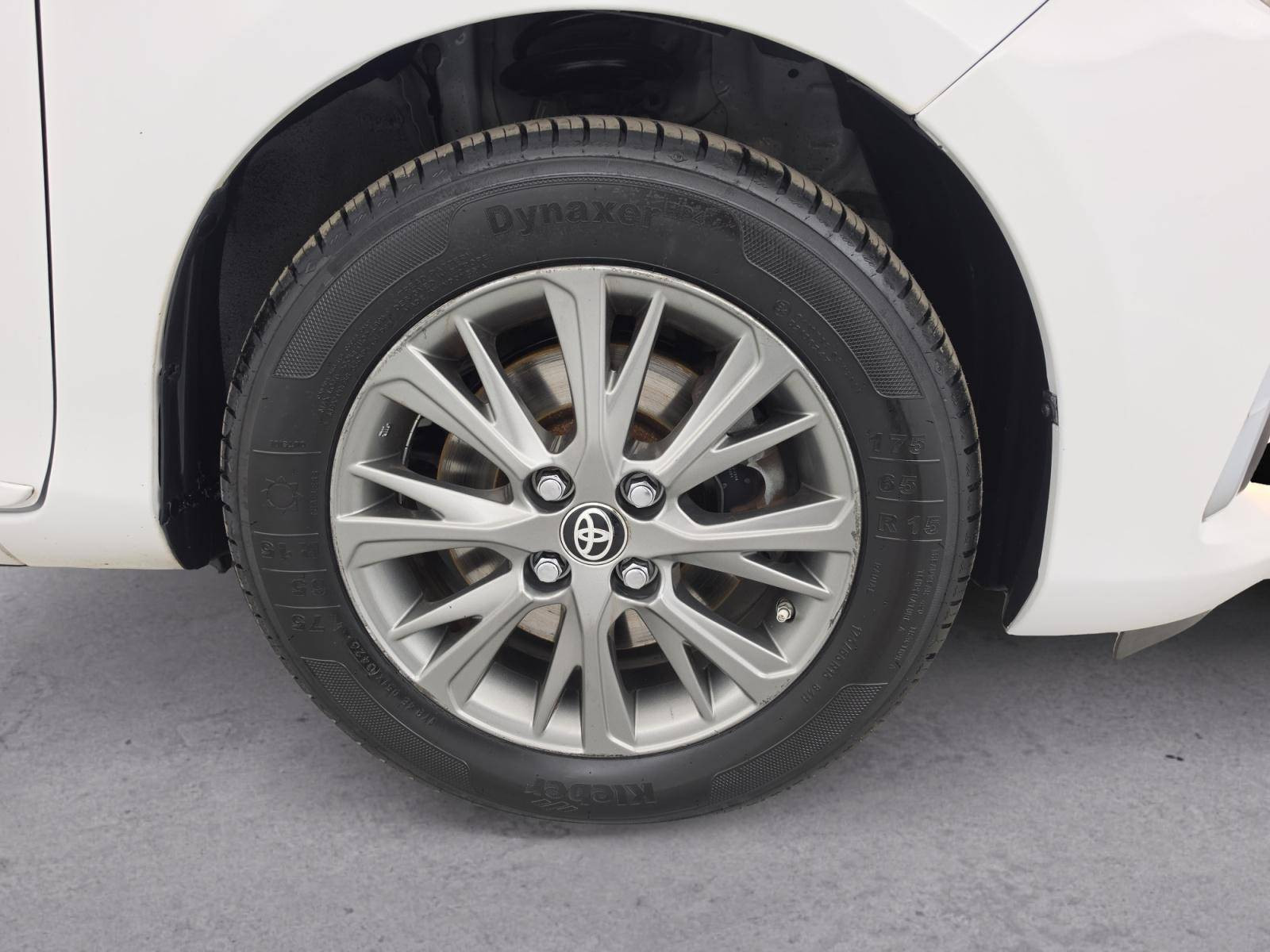 Vente en ligne Toyota Yaris Yaris Pro 110 VVT-i CVT au prix de 12 990 €