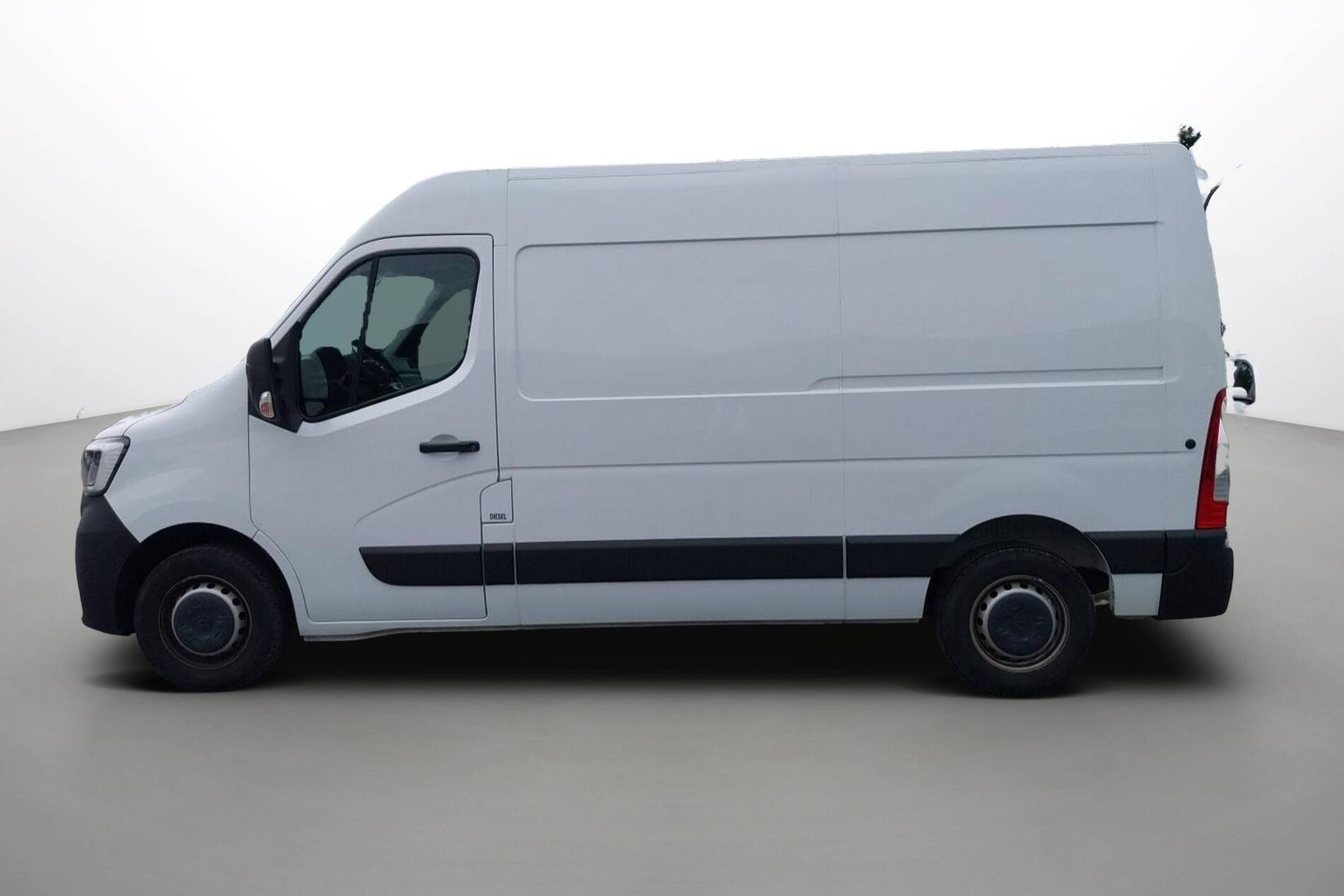 Vente en ligne Renault Master Fourgon MASTER FGN TRAC F3500 L2H2 BLUE DCI 135 au prix de 25 900 €