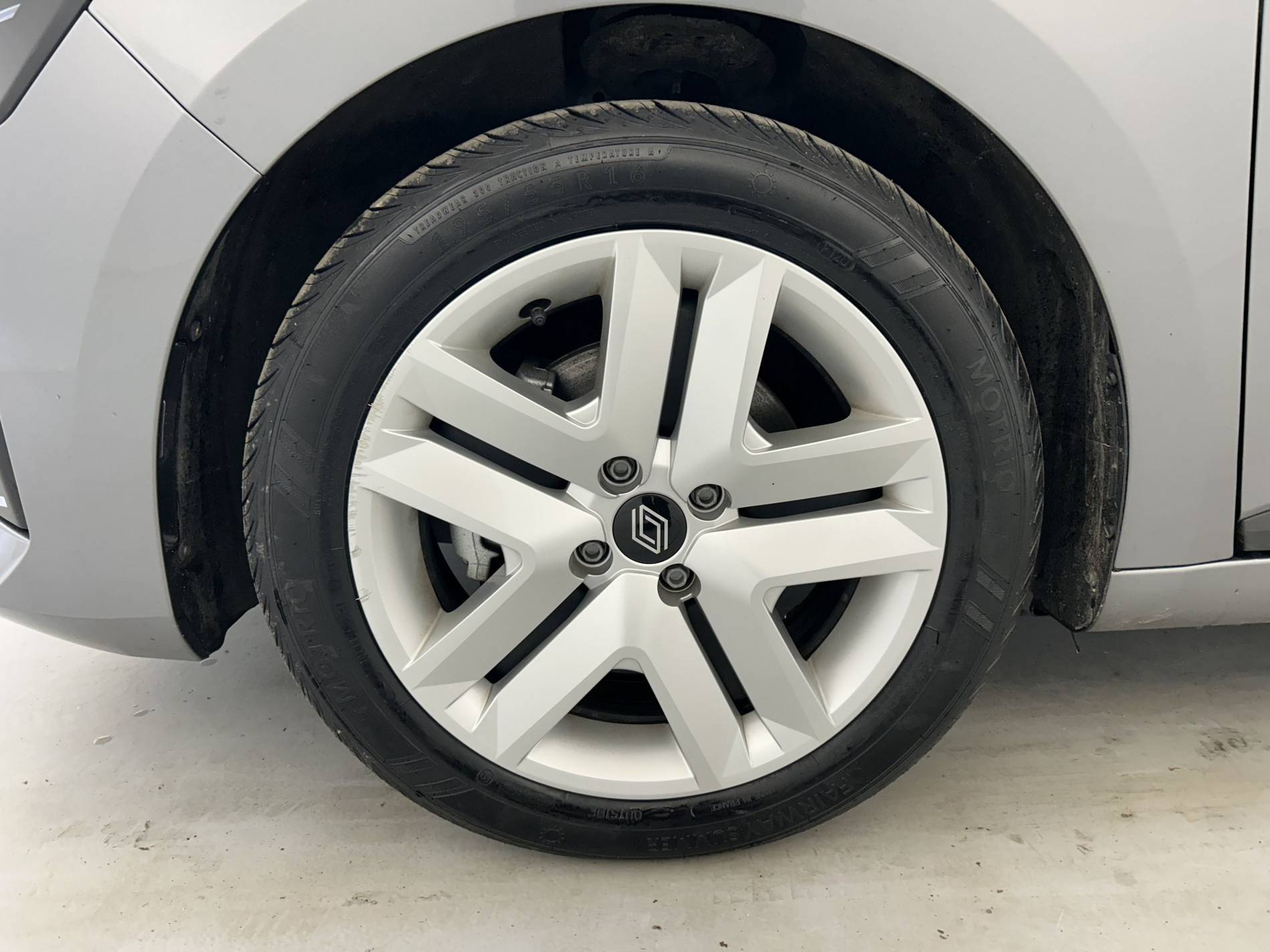 Vente en ligne Renault Clio 5 Clio E-Tech full hybrid 145 ch GSR2 au prix de 19 790 €