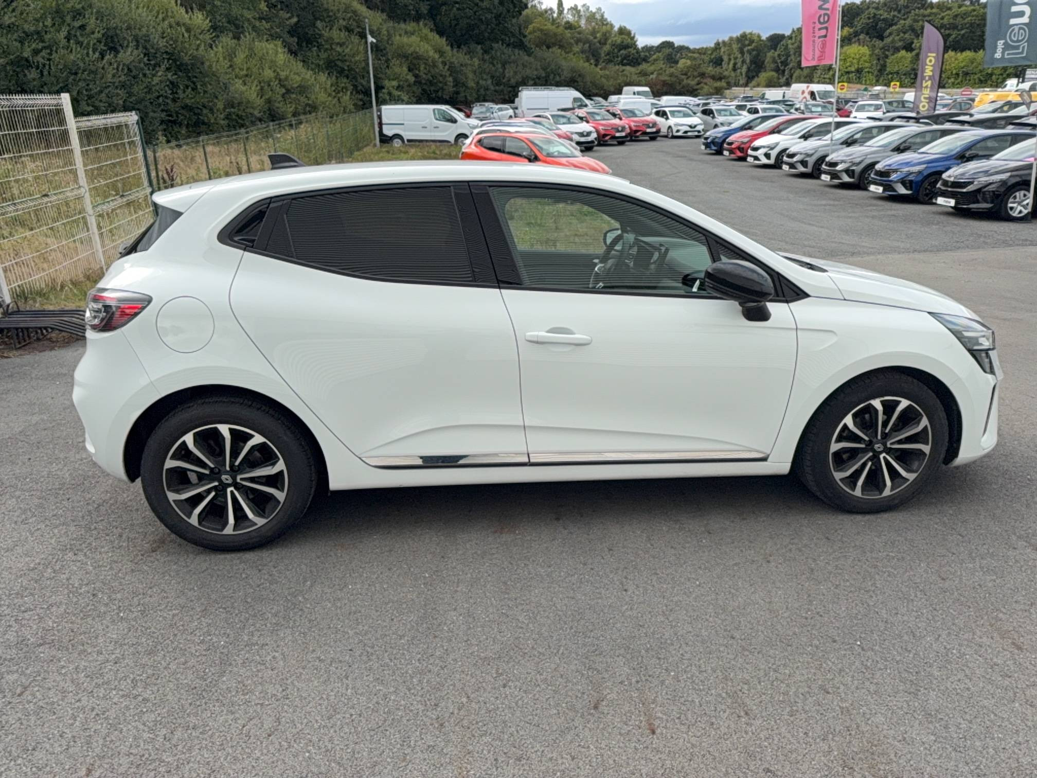 Vente en ligne Renault Clio 5 Clio TCe 90 au prix de 16 390 €