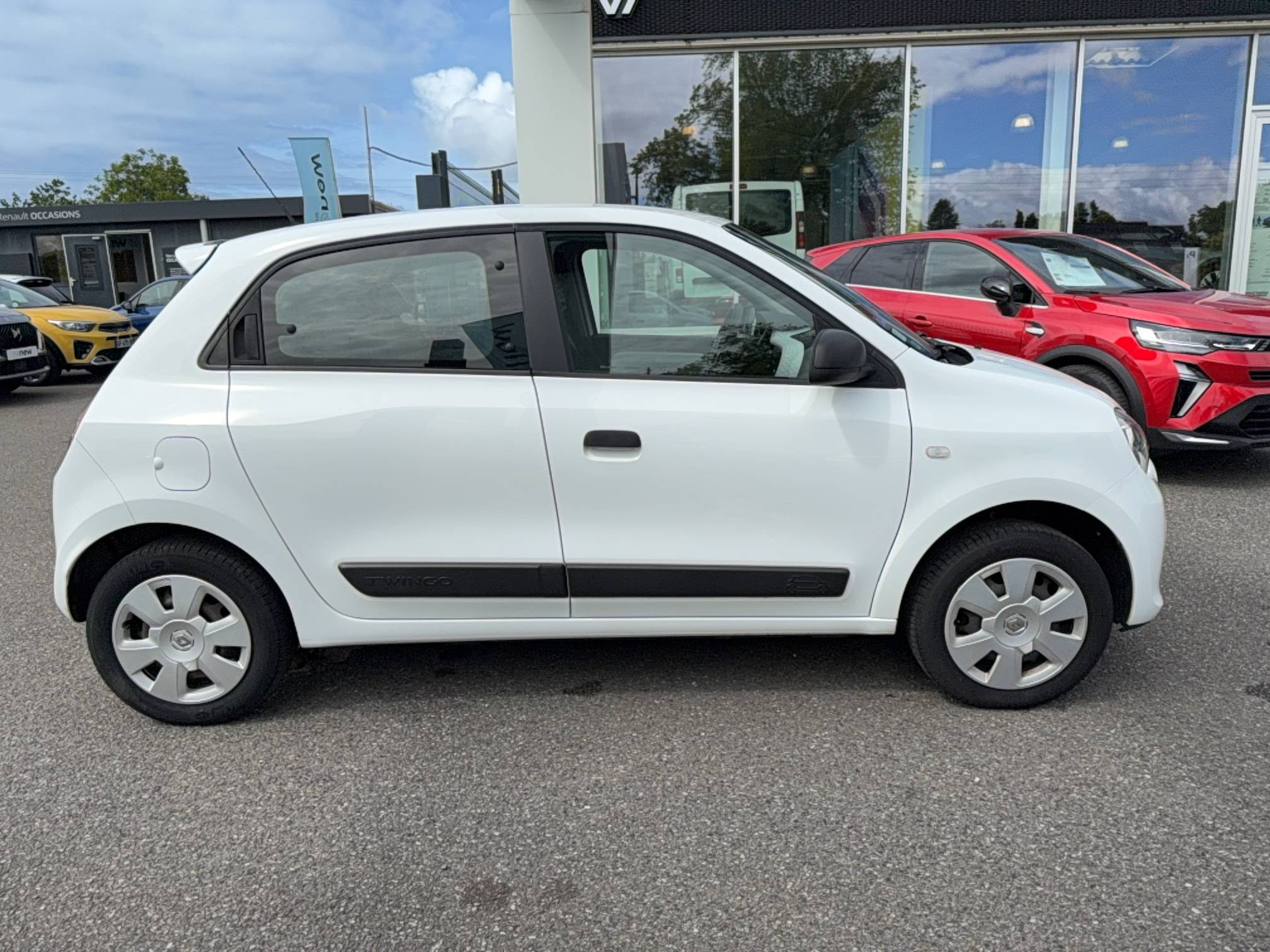 Vente en ligne Renault Twingo 3  1.0 SCe 70 BC au prix de 9 800 €