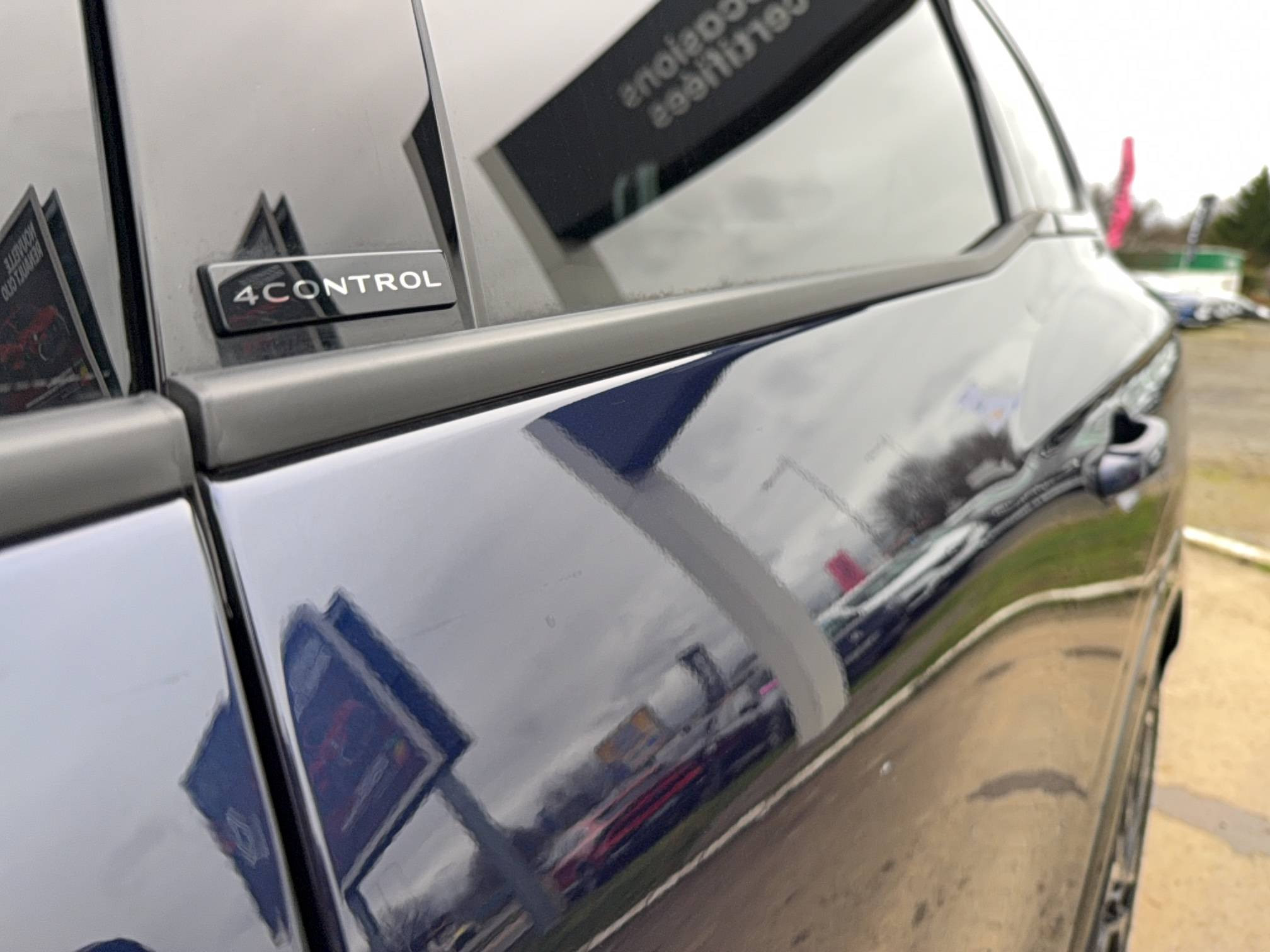 Vente en ligne Renault Espace Espace full hybrid E-Tech 200 ch 7pl au prix de 48 780 €