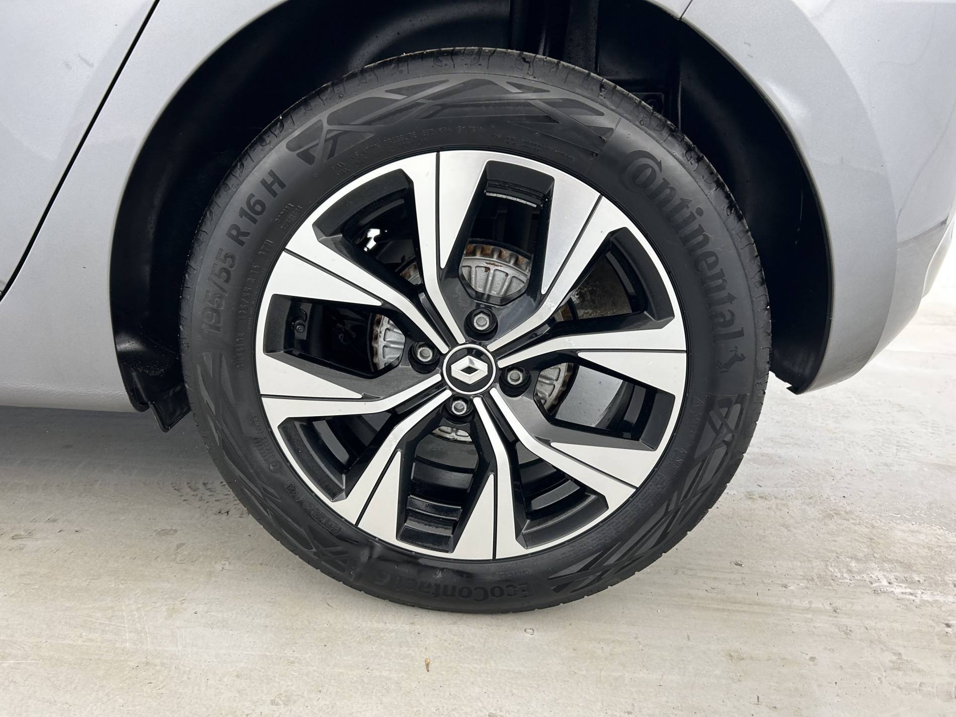 Vente en ligne Renault Clio 5 Clio TCe 90 au prix de 13 790 €