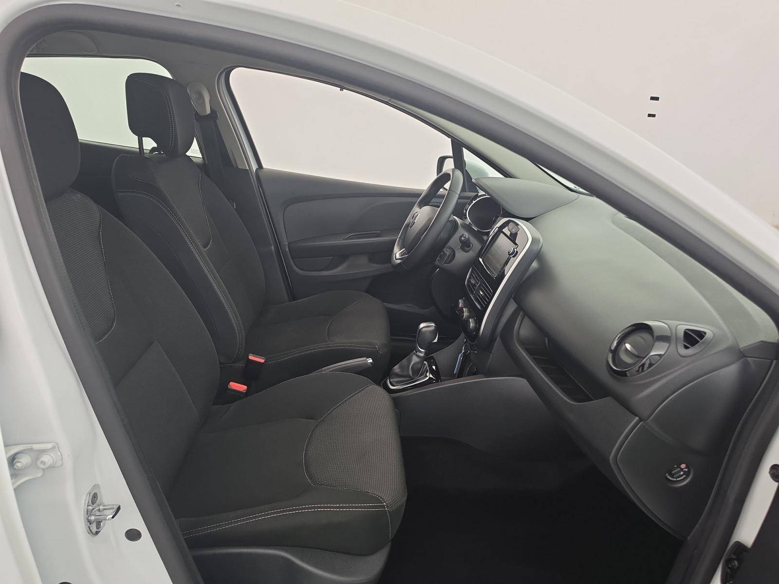 Vente en ligne Renault Clio 4 Clio dCi 90 E6C EDC au prix de 11 590 €