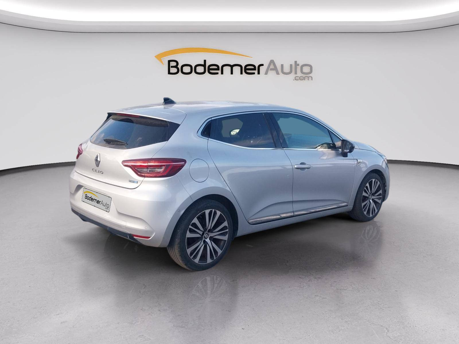Vente en ligne Renault Clio 5 Clio E-Tech 140 - 21N au prix de 19 570 €