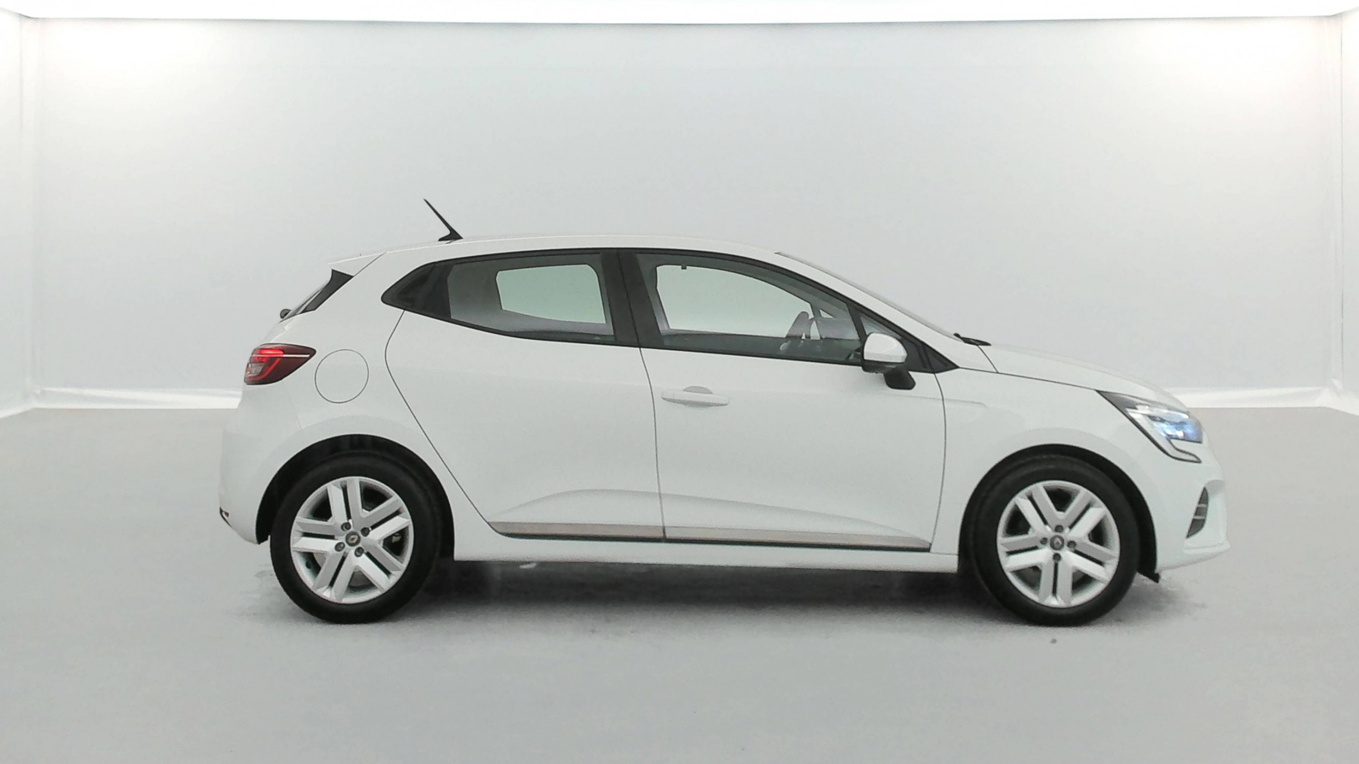 Vente en ligne Renault Clio 5 Clio SCe 65 - 21N au prix de 12 470 €