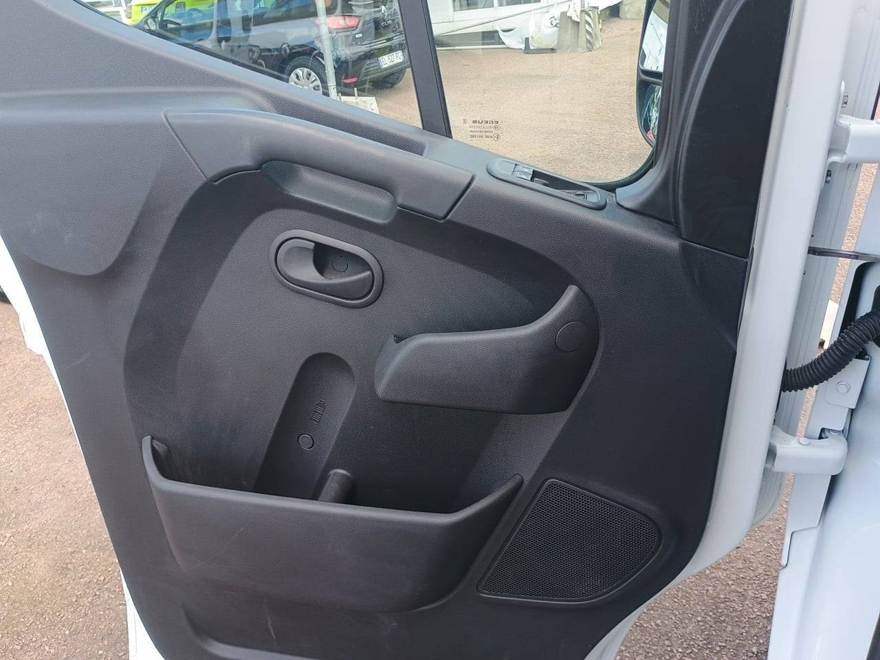 Vente en ligne Renault Master 3 Châssis Cabine MASTER CC TRAC F3500 L3 BLUE DCI 145 EURO VI au prix de 29 990 €