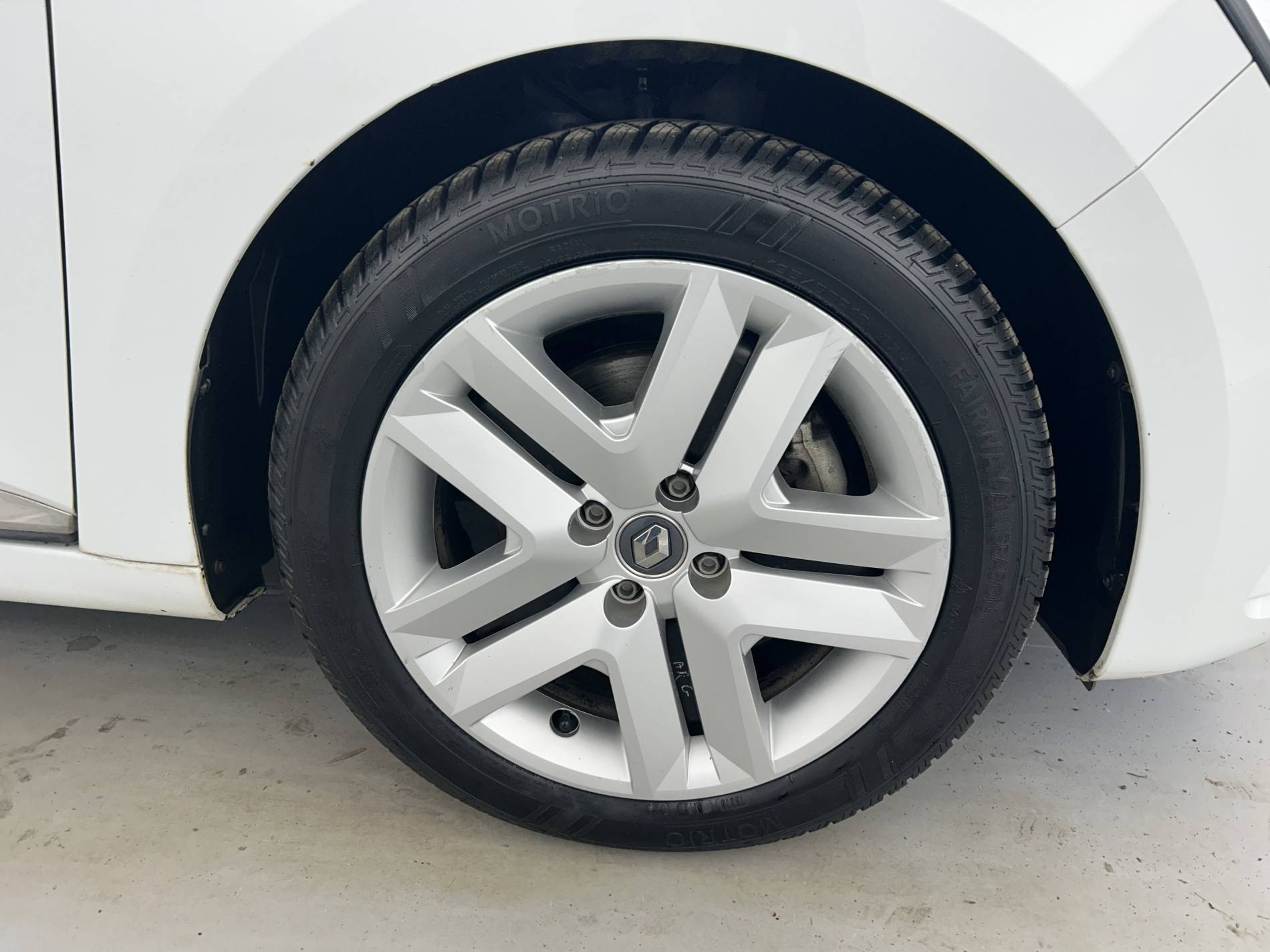 Vente en ligne Renault Clio 5 Clio E-Tech 140 - 21N au prix de 11 990 €