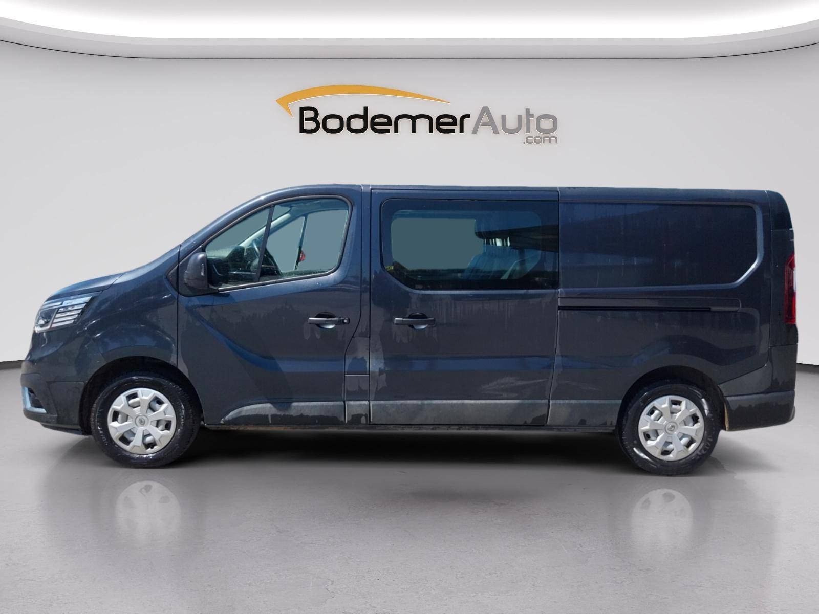 Vente en ligne Renault Trafic Cabine Approfondie TRAFIC CA L2H1 3000 KG BLUE DCI 170 au prix de 29 990 €