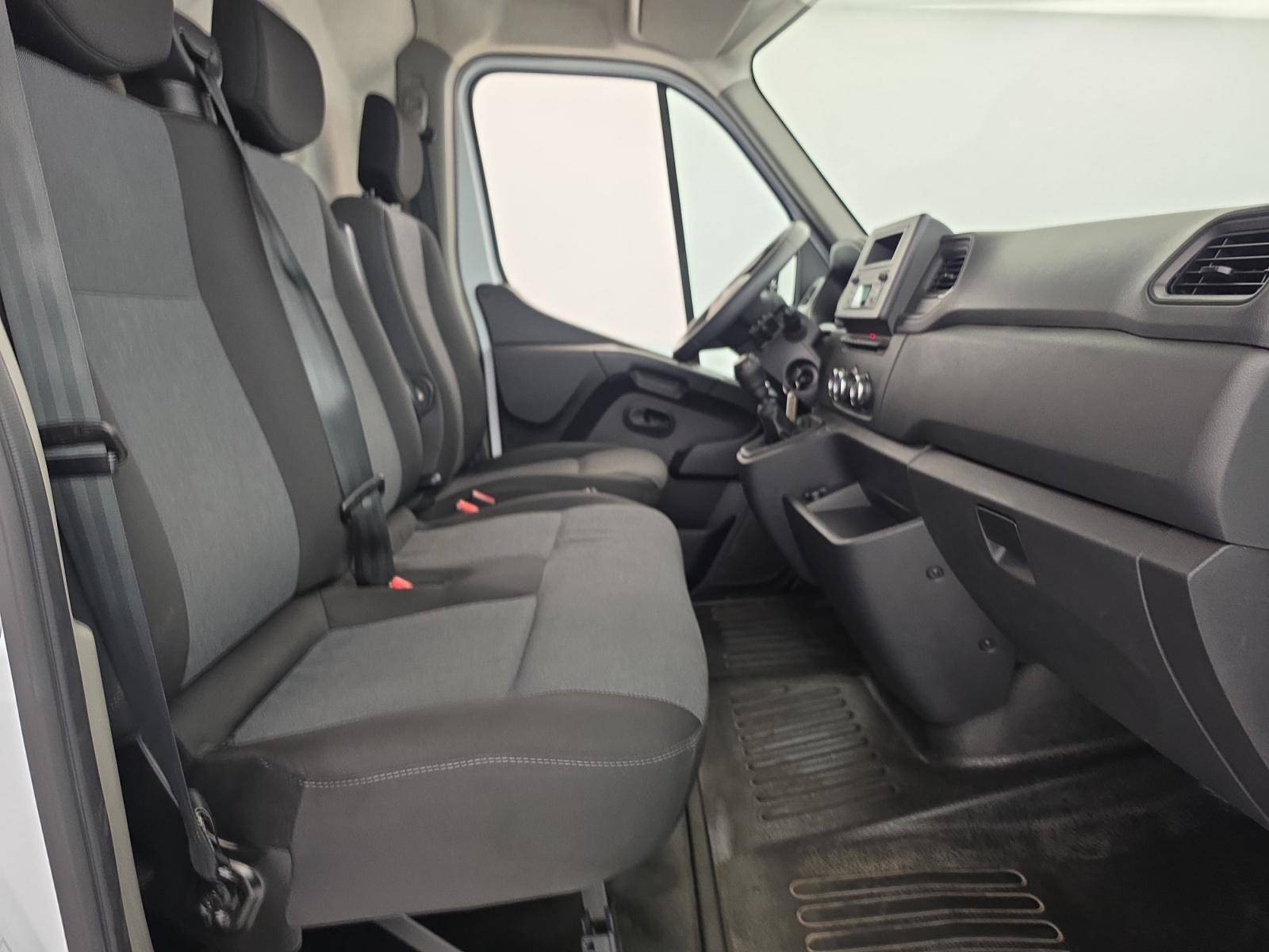 Vente en ligne Renault Master Fourgon MASTER FGN TRAC F3500 L2H2 BLUE DCI 135 au prix de 20 980 €