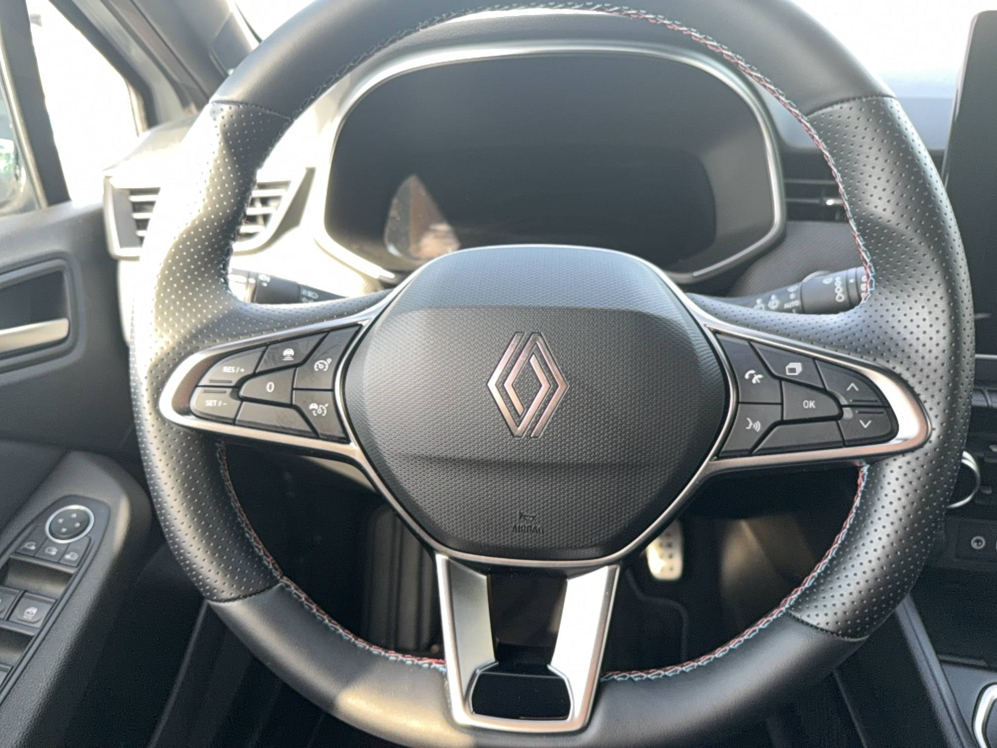 Vente en ligne Renault Clio 5 Clio E-Tech full hybrid 145 ch GSR2 au prix de 22 990 €