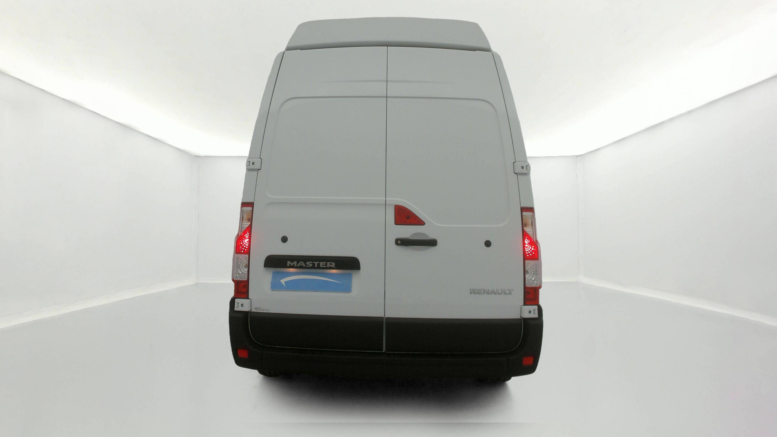 Vente en ligne Renault Master Fourgon MASTER FGN TRAC F3500 L3H3 BLUE DCI 135 au prix de 28 990 €