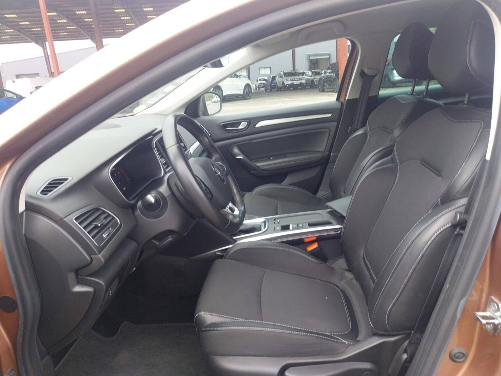 Vente en ligne Renault Megane 4 Mégane IV Berline Blue dCi 115 EDC au prix de 17 490 €