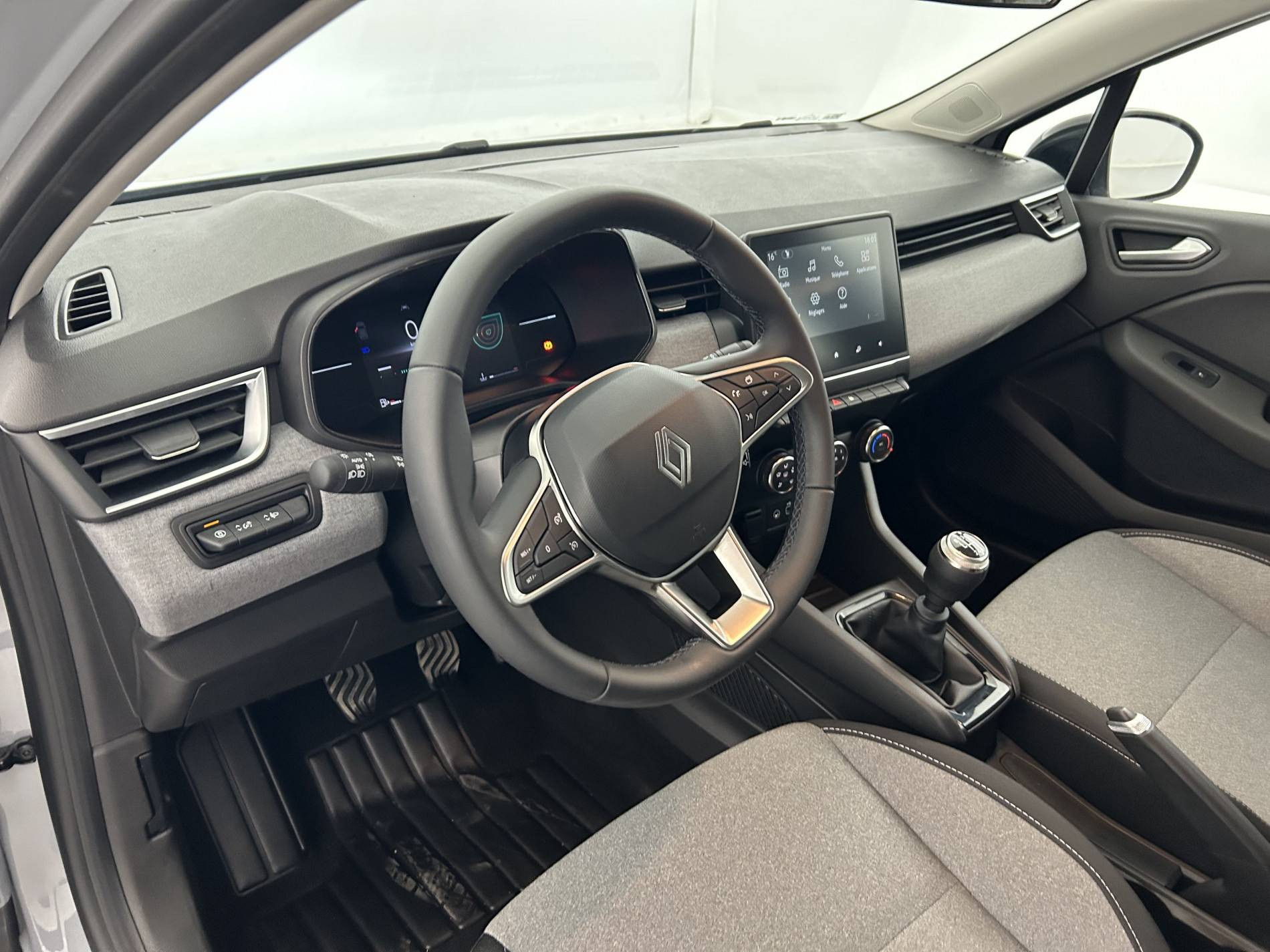 Vente en ligne Renault Clio 5 Clio Blue dCi 100 ch GSR2 au prix de 17 490 €