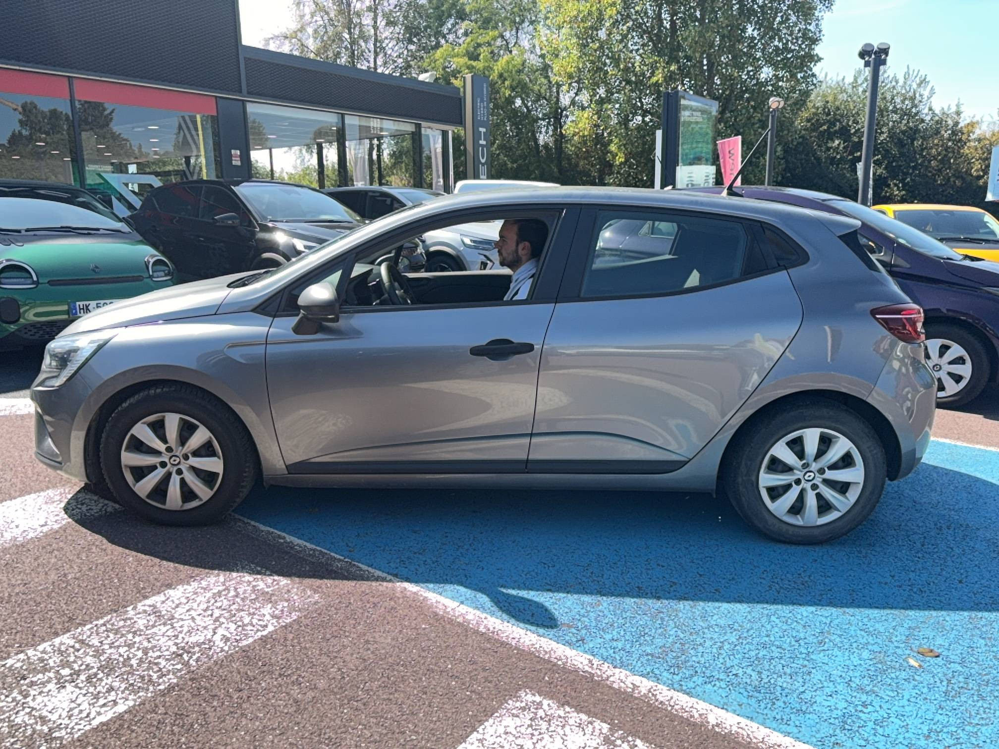 Vente en ligne Renault Clio 5 Clio SCe 65 au prix de 11 990 €