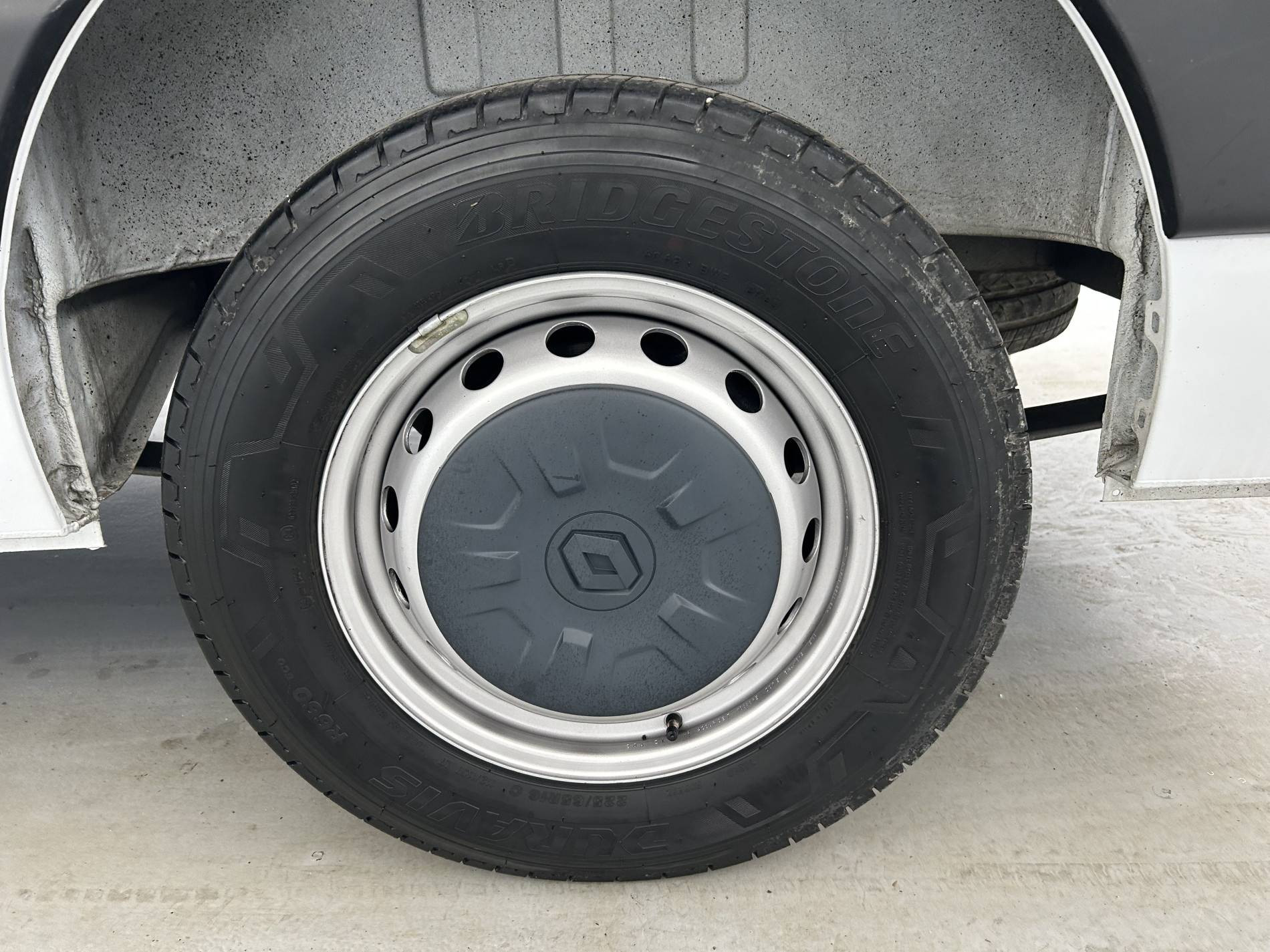 Vente en ligne Renault Master FG Tr CF F3500 L2H2 Blue dCi 135 E6DF au prix de 26 990 €