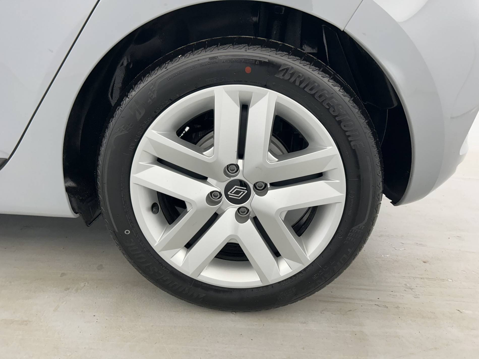 Vente en ligne Renault Clio 5 Clio E-Tech full hybrid 145 ch GSR2 au prix de 19 990 €