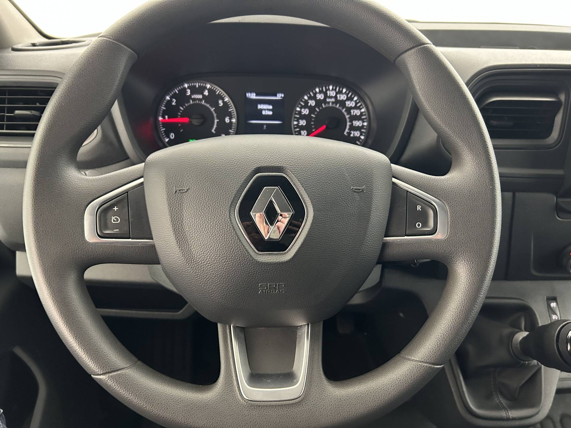 Vente en ligne Renault Master Fourgon MASTER FGN TRAC F3500 L3H3 BLUE DCI 135 au prix de 27 990 €