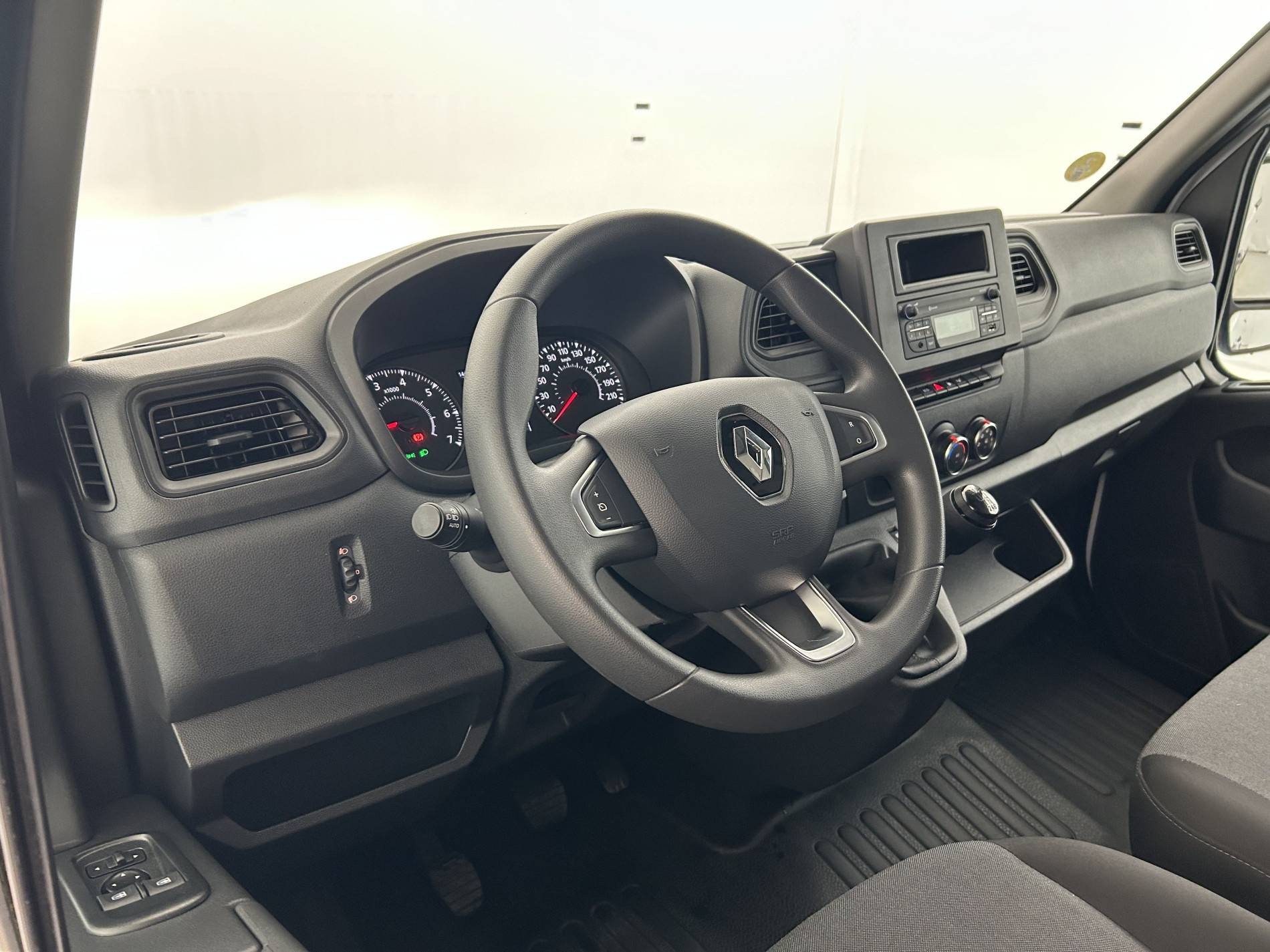 Vente en ligne Renault Master Fourgon MASTER FGN TRAC F3500 L2H2 BLUE DCI 135 au prix de 24 900 €